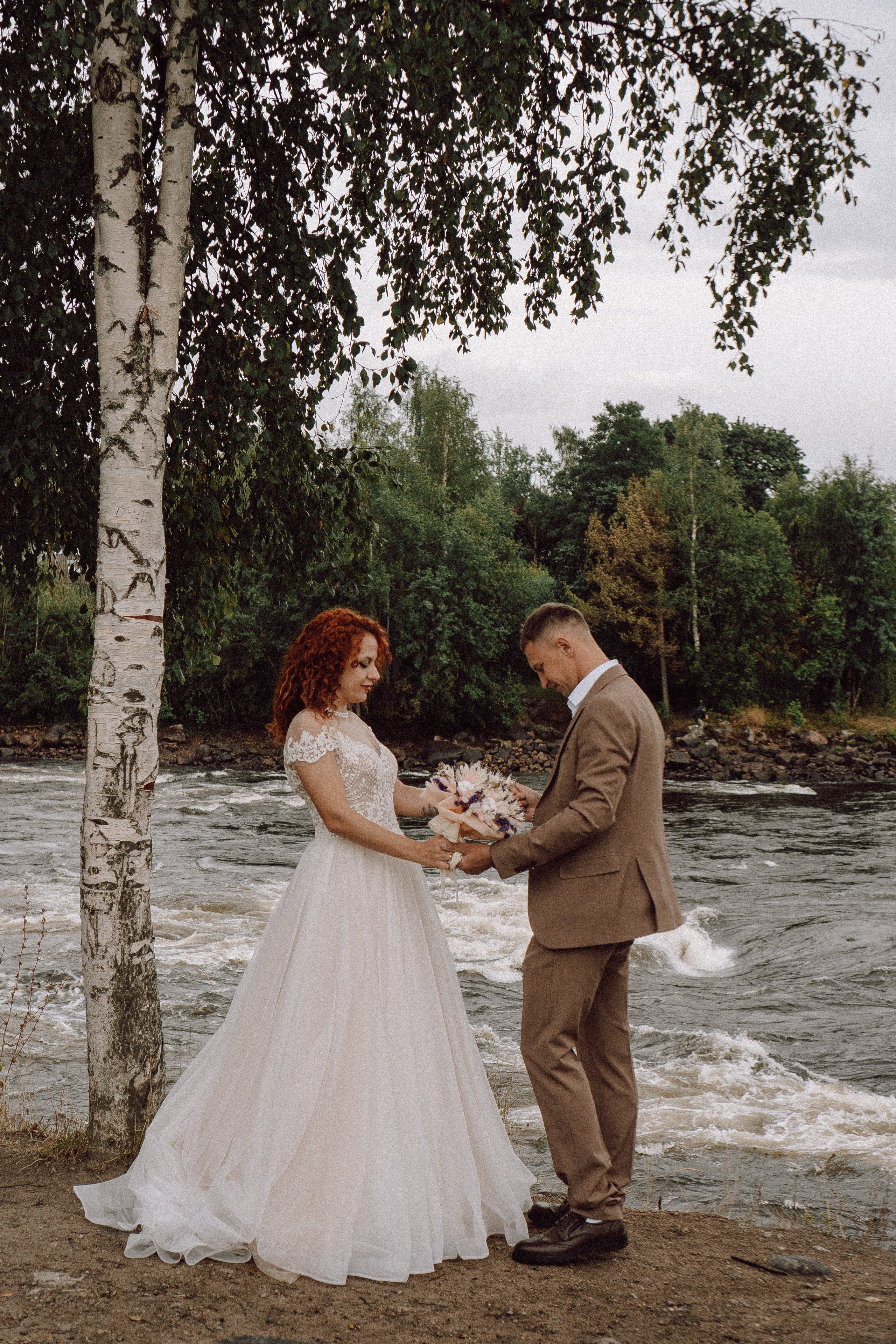 СВАДЕБНАЯ ФОТОСЕССИИЯ ПАРЫ В ГОРОДЕ ПРИОЗЕРСК В СОСНОВОМ ЛЕСУ И С ПИКАПОМ. Профессиональный фотограф, Санкт-Петербург — Виктория Богомолова