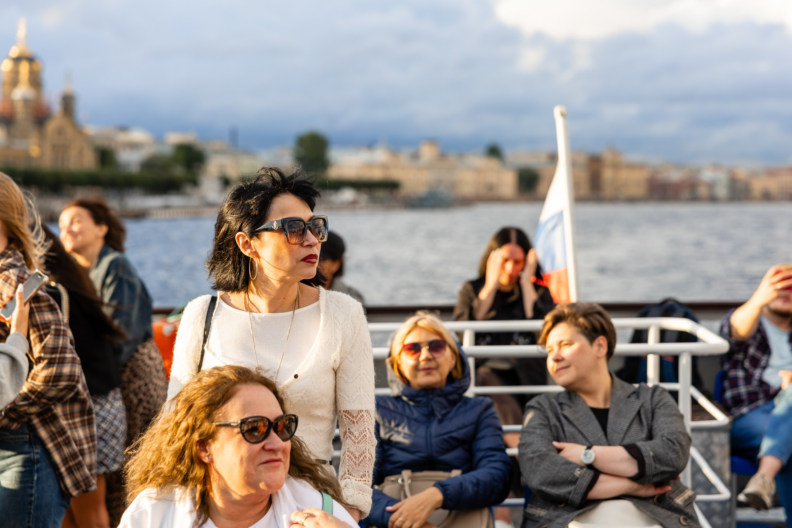 Экскурсия на двухпалубном теплоходе по Неве. Фотограф в Санкт-Петербурге — Сергей Петров