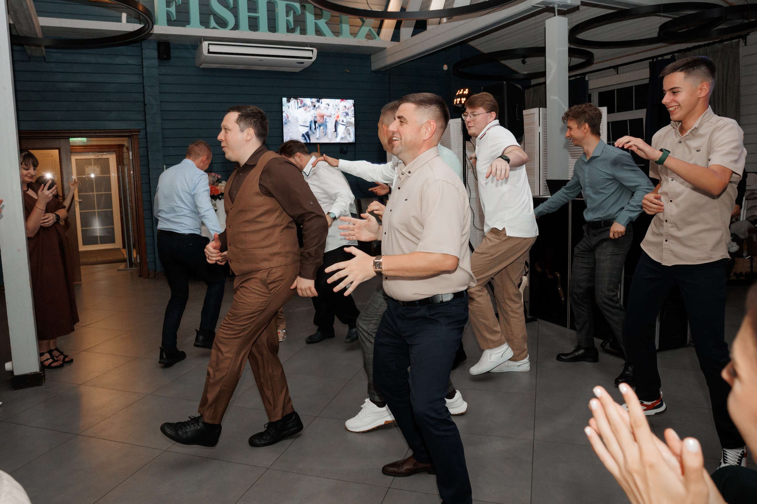 Регистрация в отеле Fish Point, ЗАГС Бутово, прогулка в Остафьево. Свадебный и репортажный фотограф (Москва, Королев и другие)