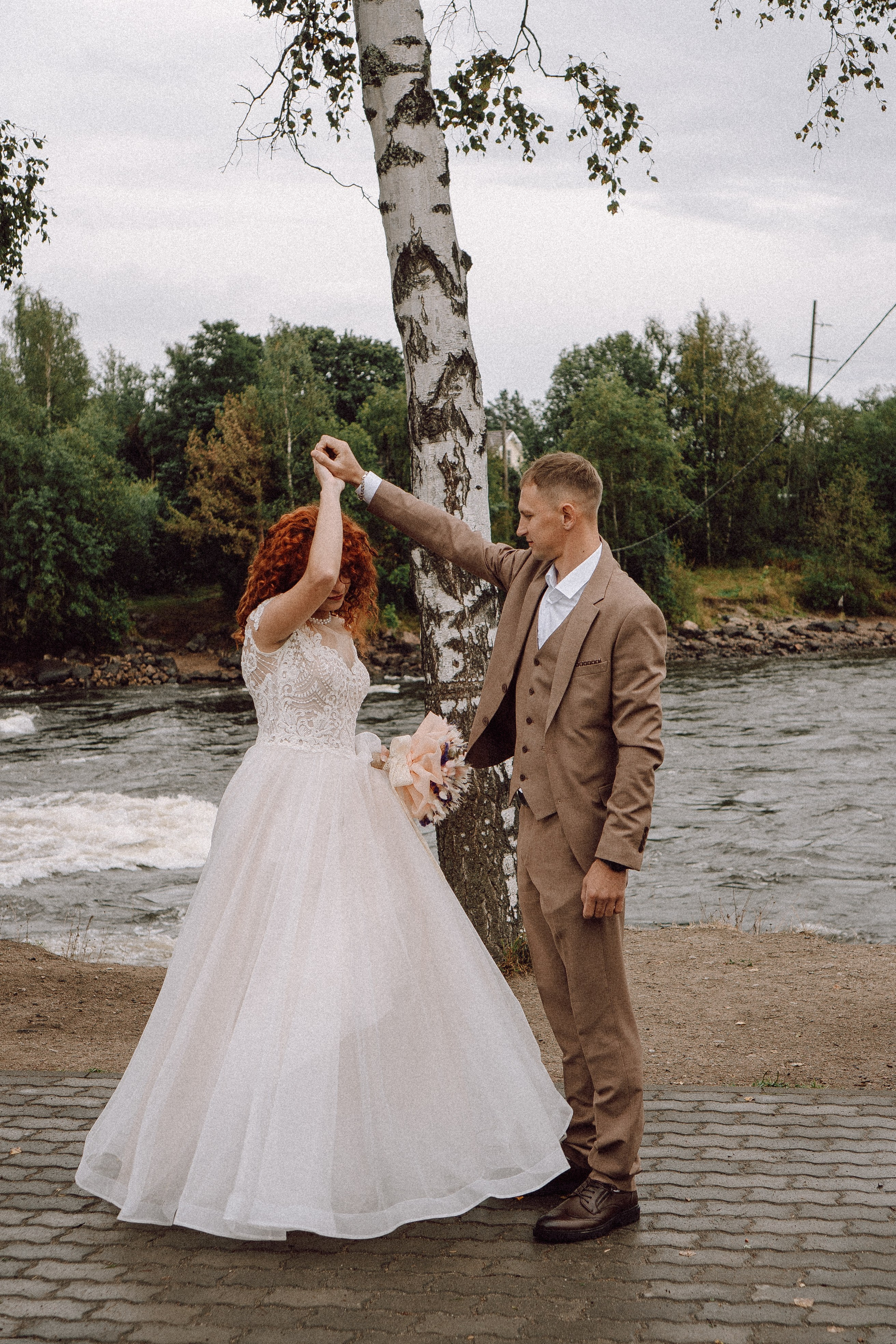 СВАДЕБНАЯ ФОТОСЕССИИЯ ПАРЫ В ГОРОДЕ ПРИОЗЕРСК В СОСНОВОМ ЛЕСУ И С ПИКАПОМ. Профессиональный фотограф, Санкт-Петербург — Виктория Богомолова