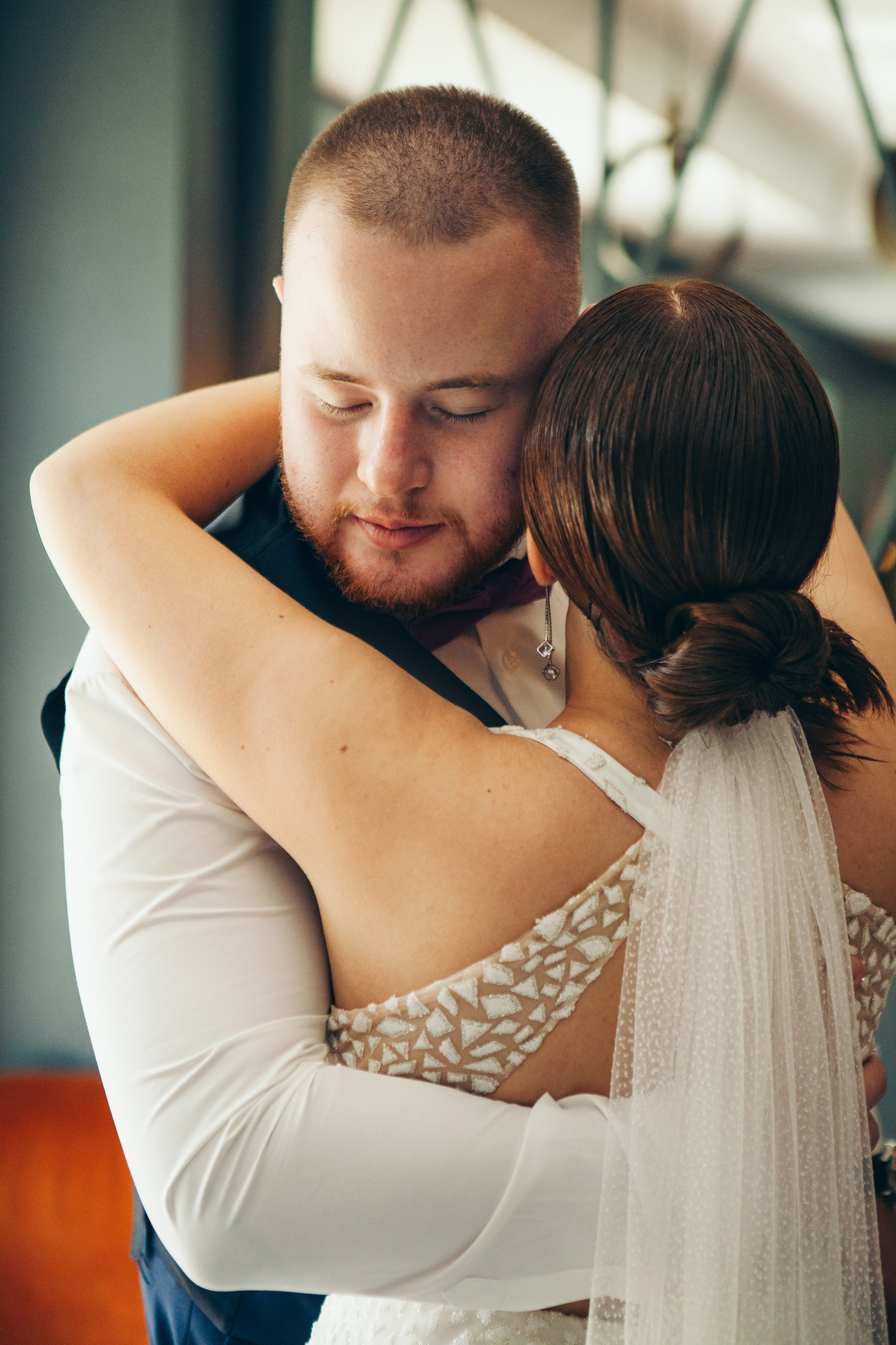 Свадебная фотосессия в отеле hartwell hotel и на патриарших прудах. Фотограф Ольга Ефремова