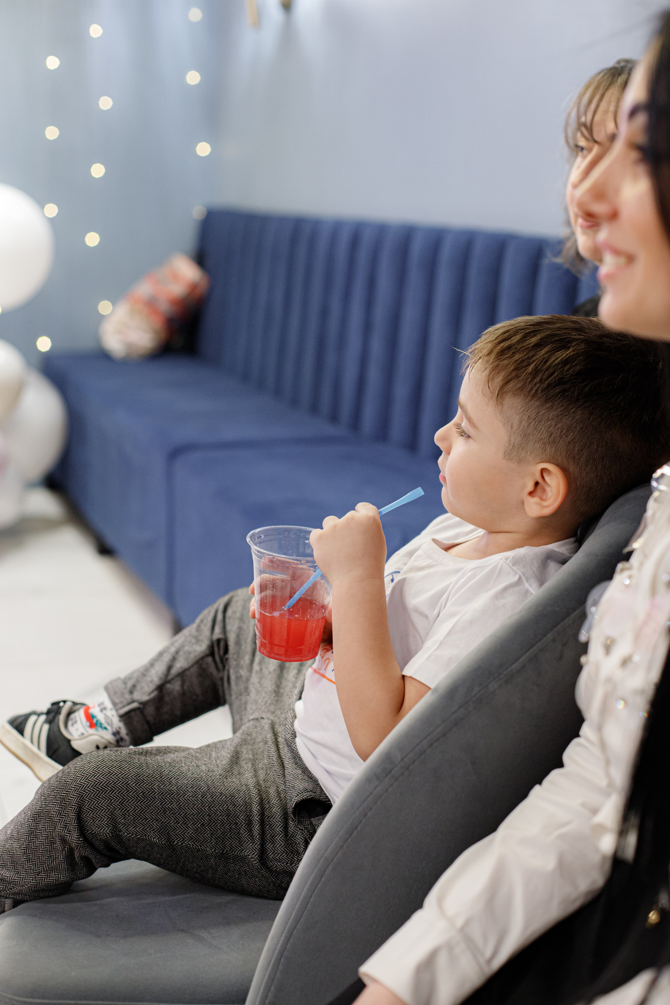 ASIA'S BIRTHDAY PARTY. Photokarish