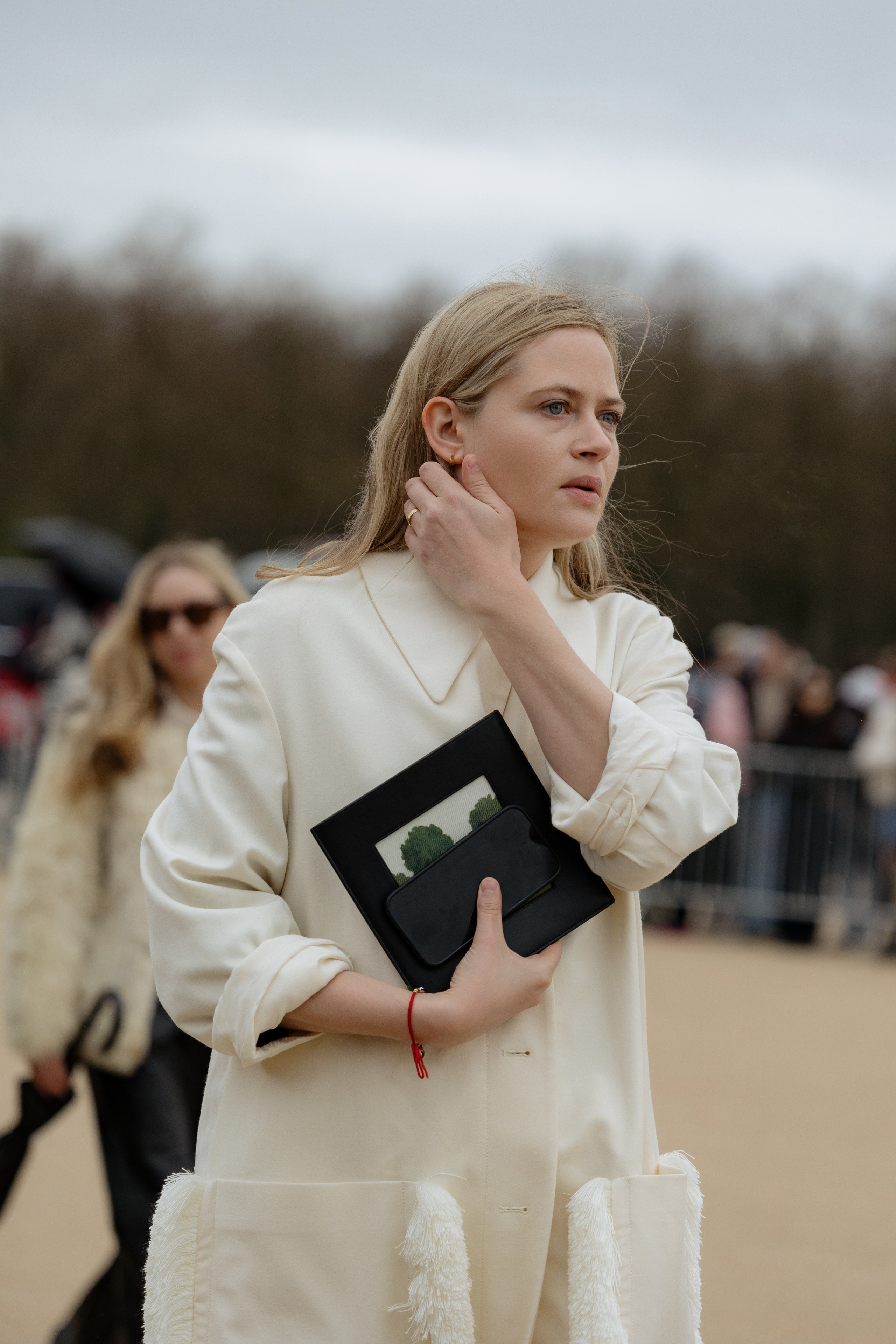 LOEWE PFW WOMENSWEAR FALL-WINTER 24/25. Photographer in Milan Ivan Goncharov