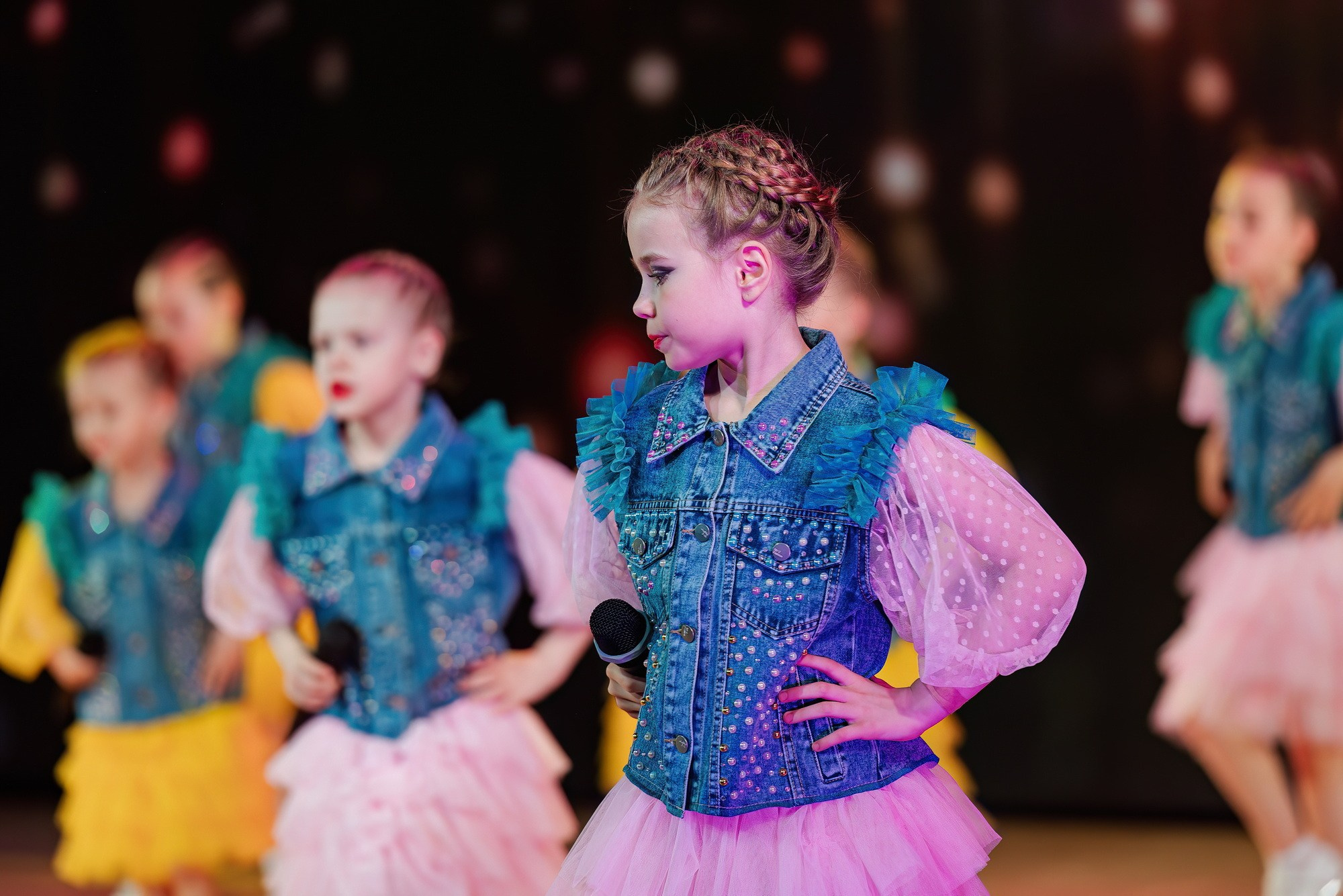 Отчетный концерт Образцового коллектива Алтая театра эстрадной песни «Созвездие». Свадебный и репортажный фотограф Никита Сницарев в Барнауле