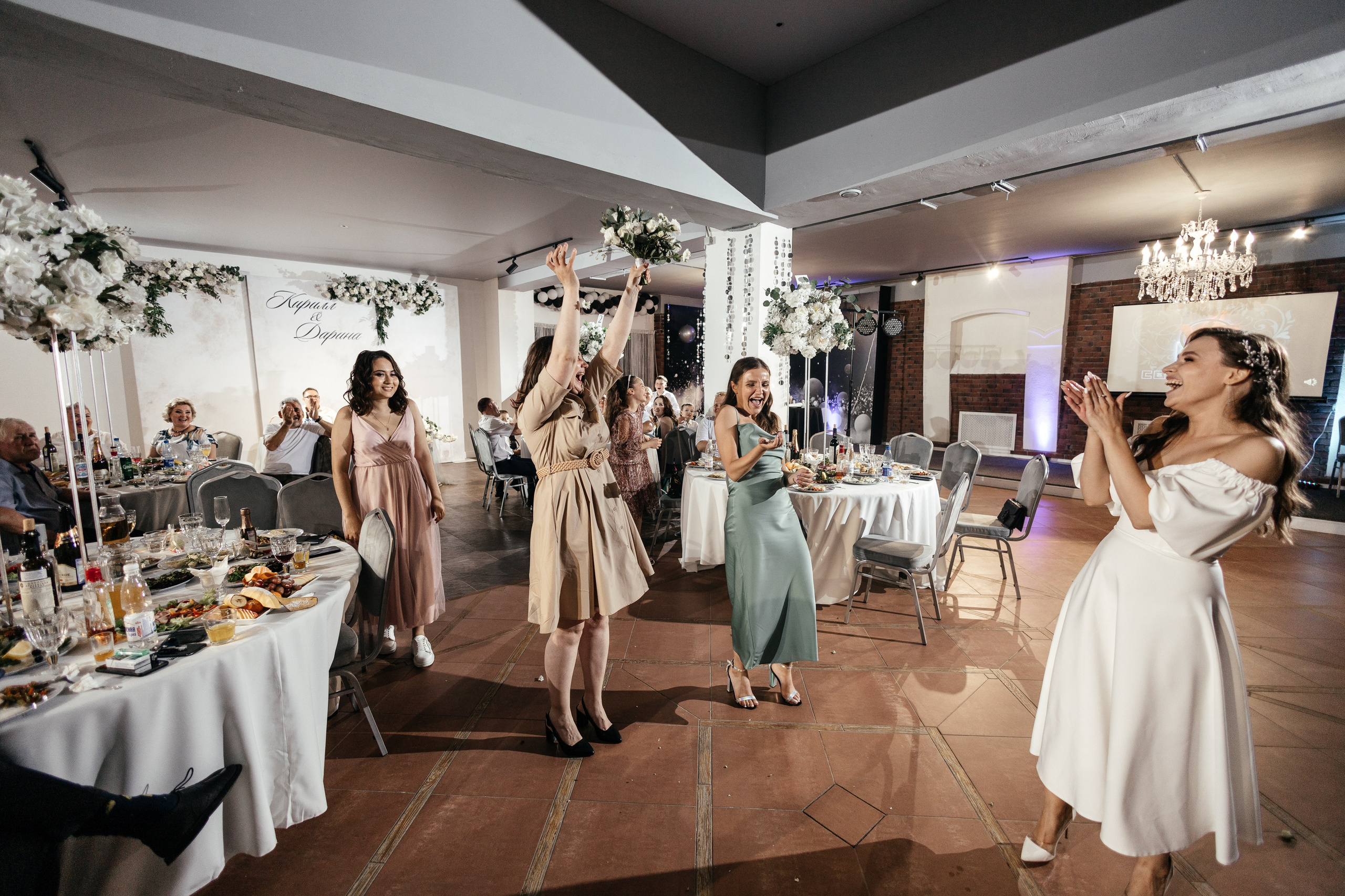 Свадебный фотограф Уфа — Руслан ГабдлисламовЖивые эмоции, красивые кадры, воспоминания на всю жизнь.Работаю по всей Республике Башкортоста. Свадебный фотограф Уфа Руслан Габдлисламов