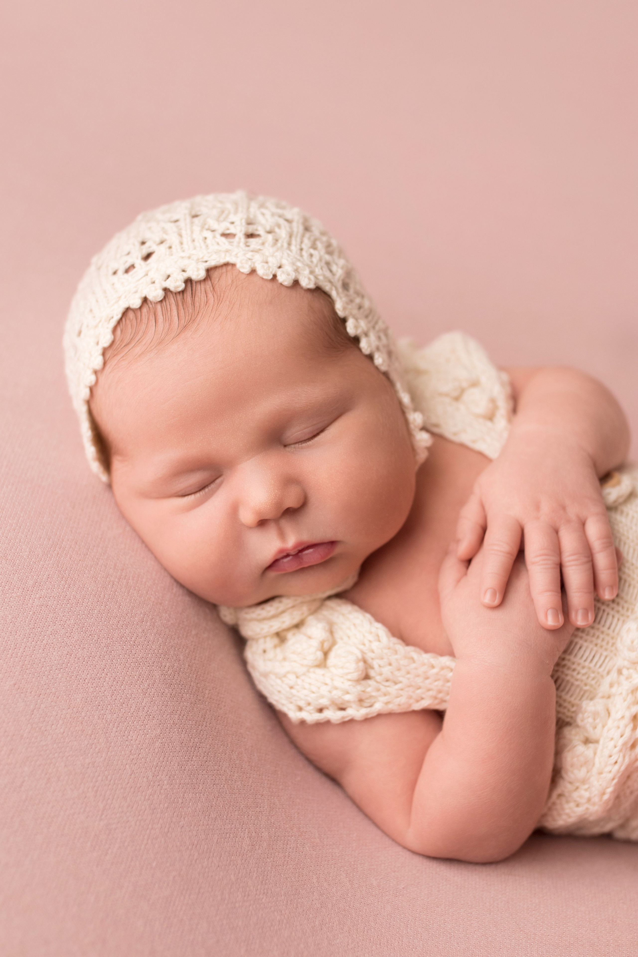 Красивые фотографии малышей у Вас дома. Фотограф новорождённых в Санкт-Петербурге Лилия Яковлева