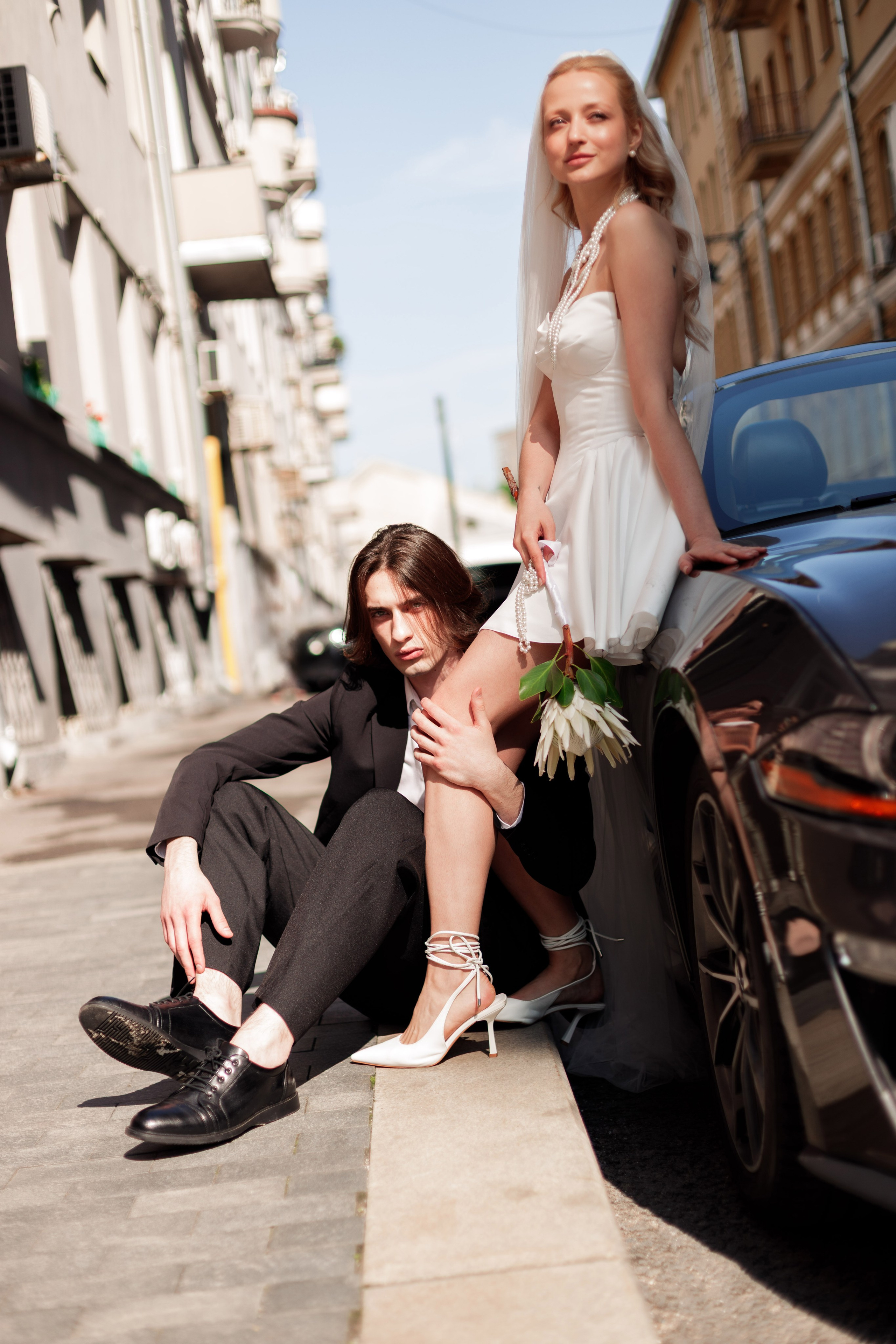 Свадебная фотосессия с автомобилем в центре Москвы, фотограф свадьбам Москва