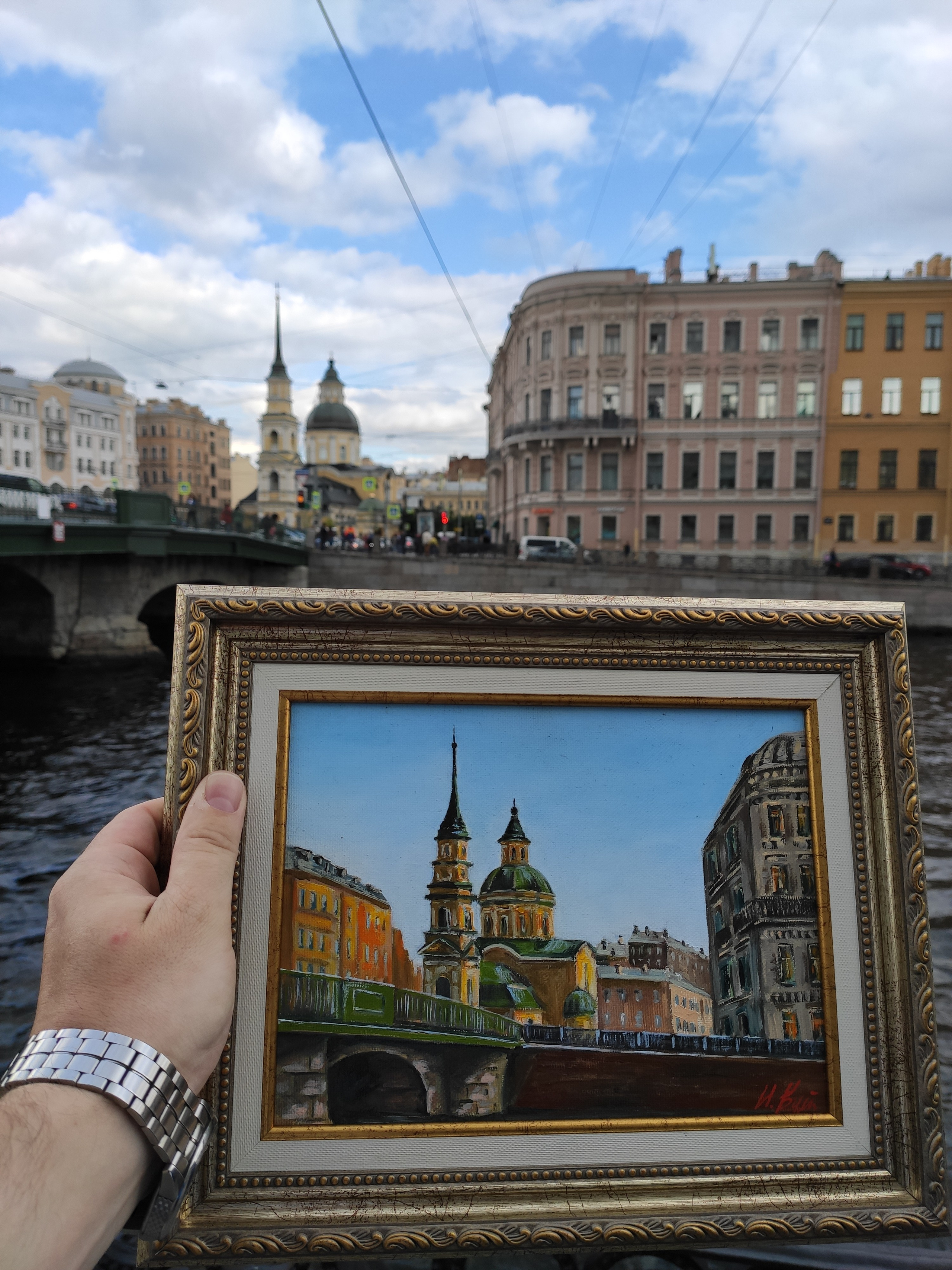 На толкучке купили Игорьку картину. Дошли до того места, где она была создана - церковь Святых Праведных Симеона Богоприимца и Анны Пророчицы