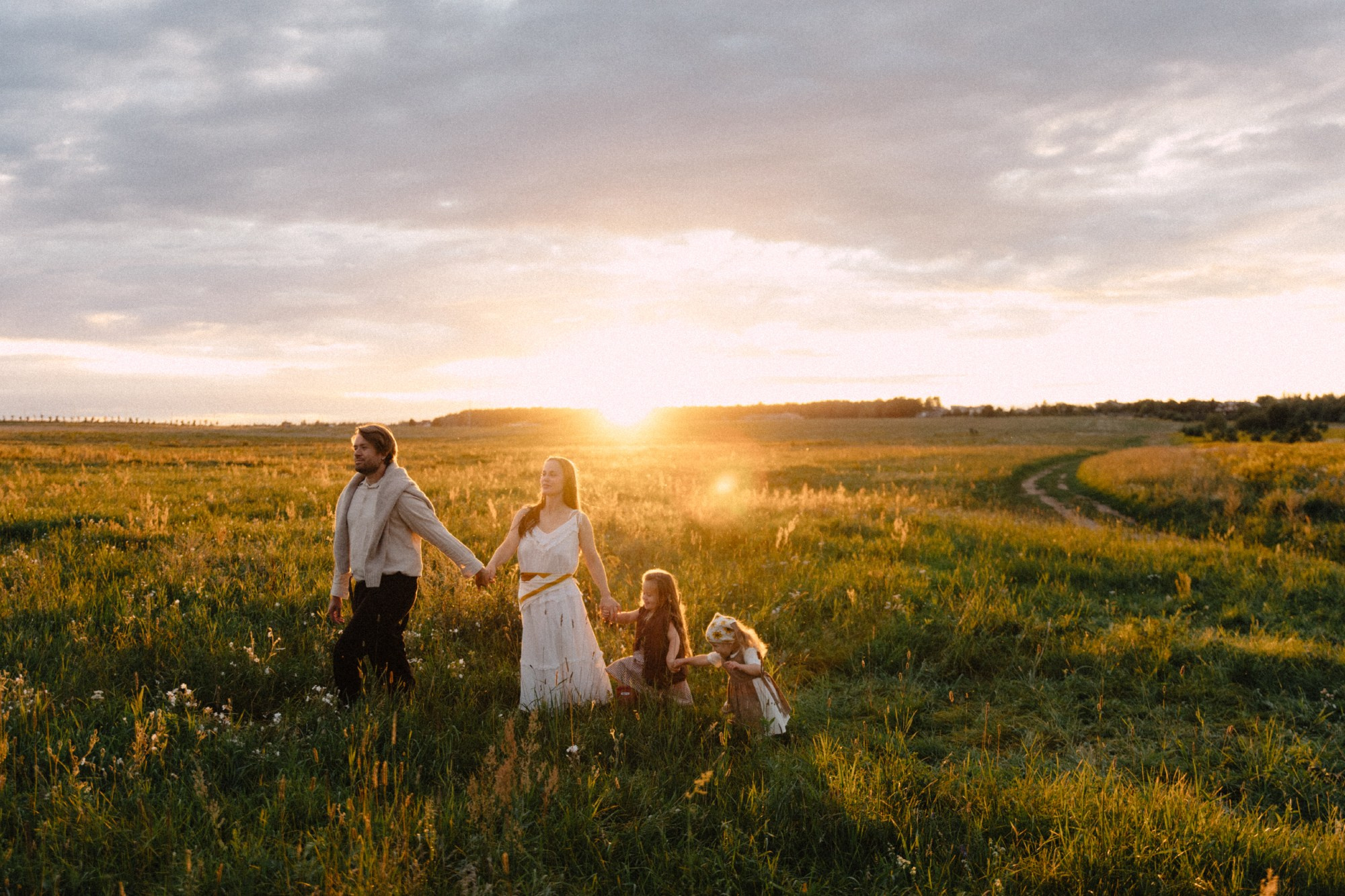 Французско-русское кино. Арина, Чарльз, Адель и Мия. Семейный фотограф в Москве Саша Герасименко