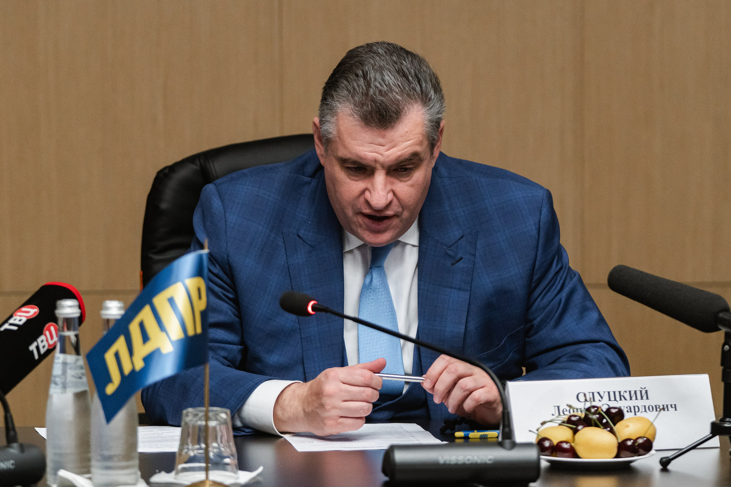 ВСТРЕЧА ПРЕДСЕДАТЕЛЯ ЛДПР С ВОЕНКОРАМИ. Репортажный и интерьерный фотограф, фотохудожник