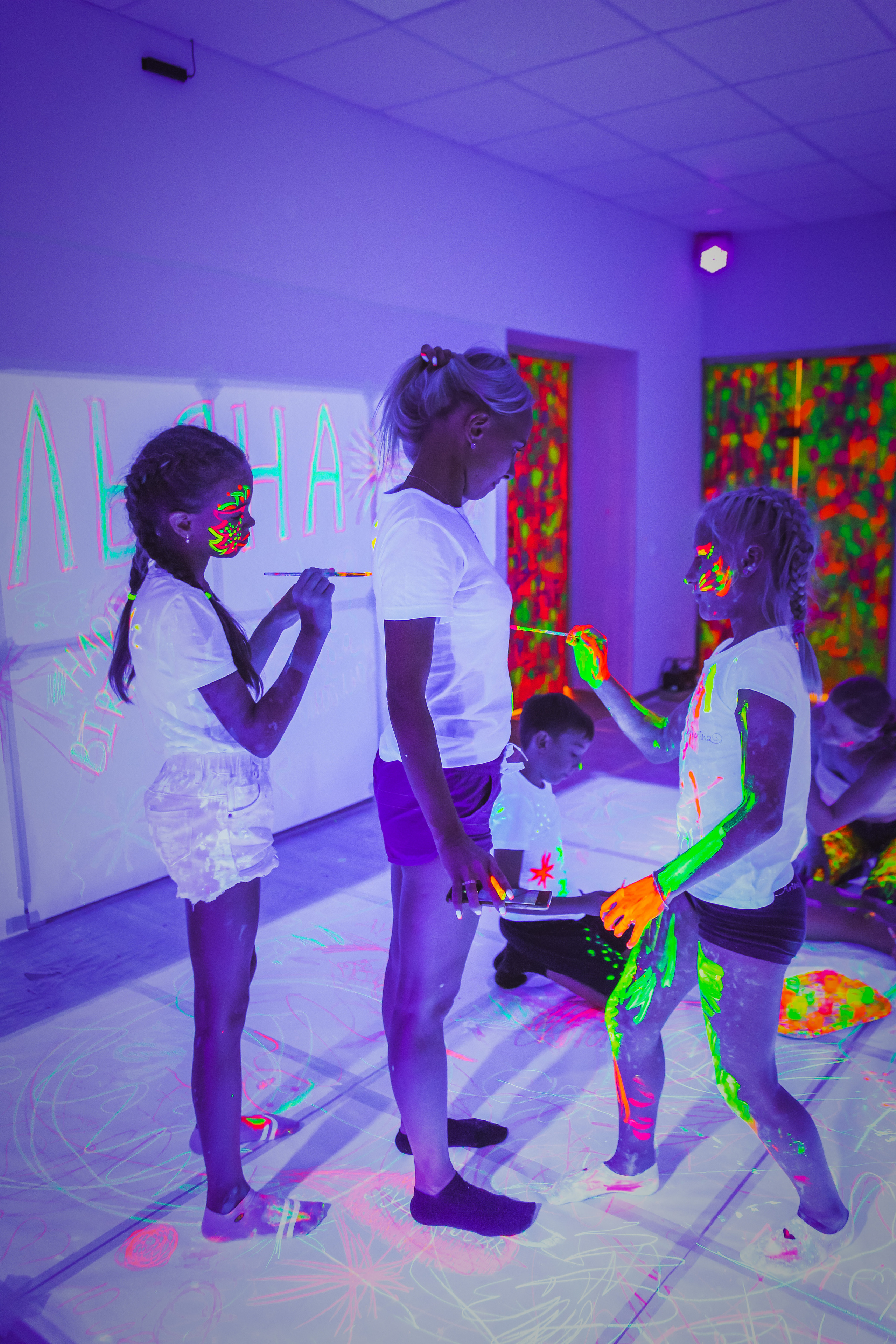 Неоновое день рождение Ульяны. Семейный и свадебный фотограф во Владивостоке Аня Смецкая