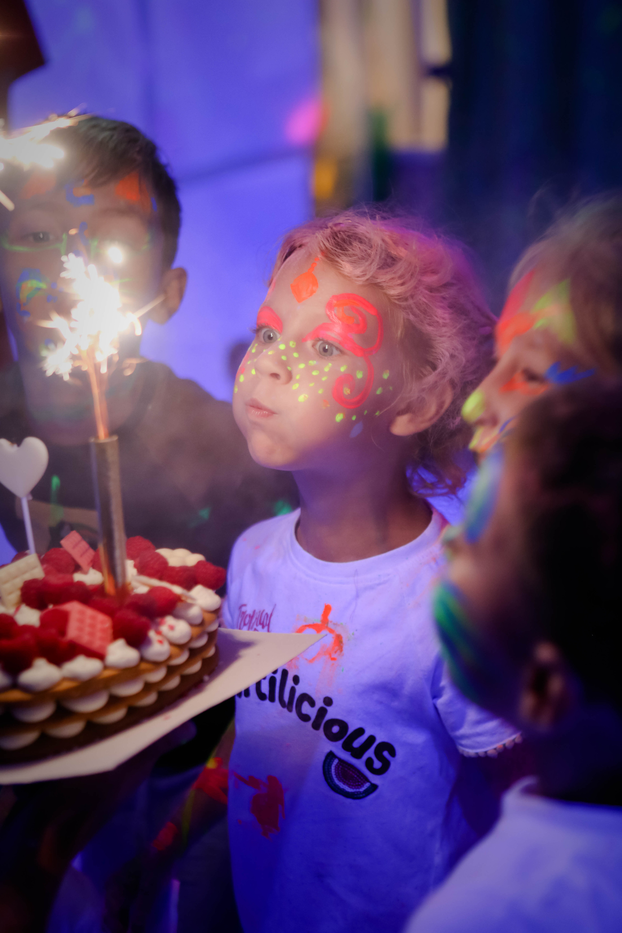 Алиса в Неоне. Семейный и свадебный фотограф во Владивостоке Аня Смецкая