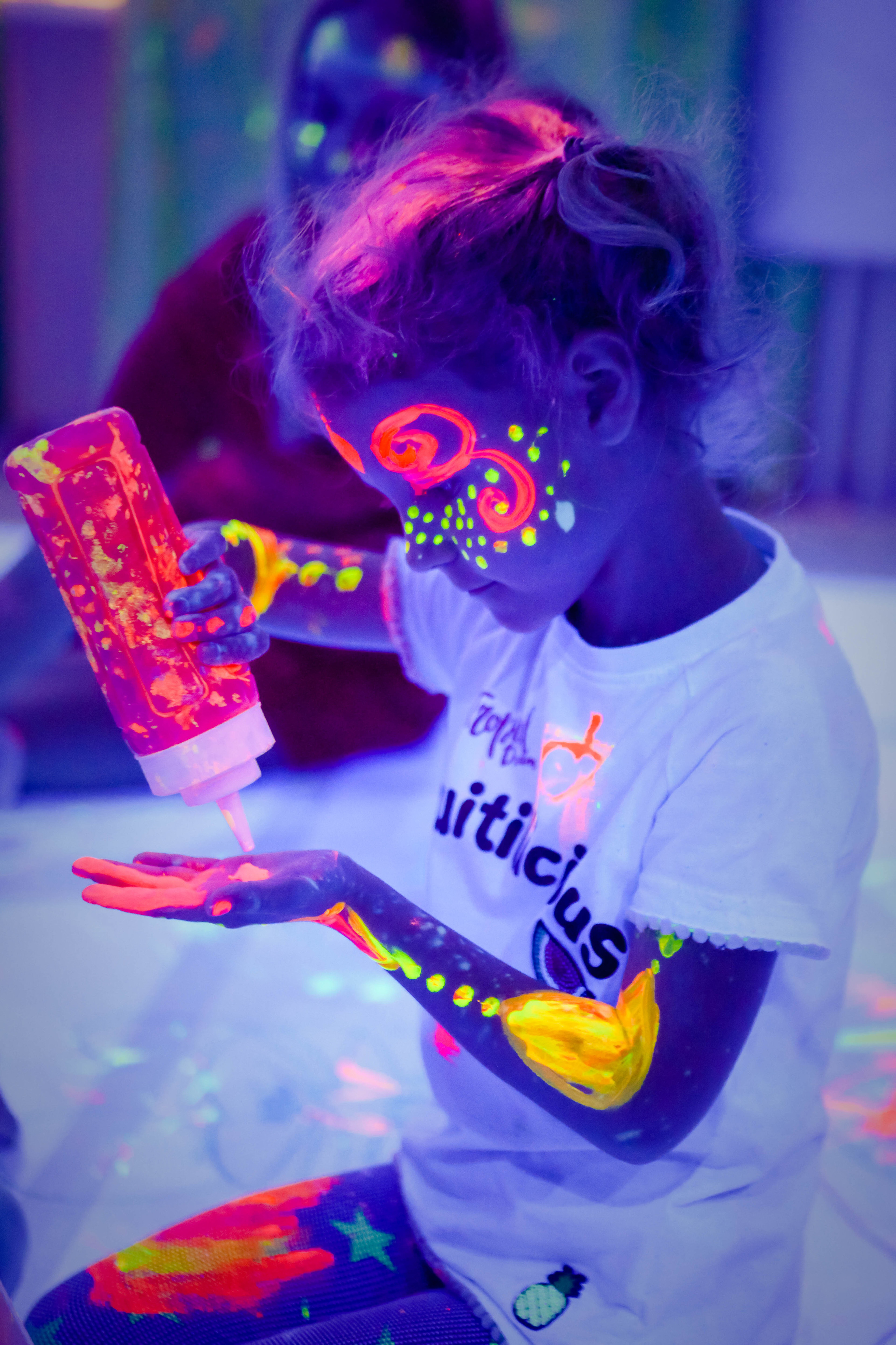 Алиса в Неоне. Семейный и свадебный фотограф во Владивостоке Аня Смецкая