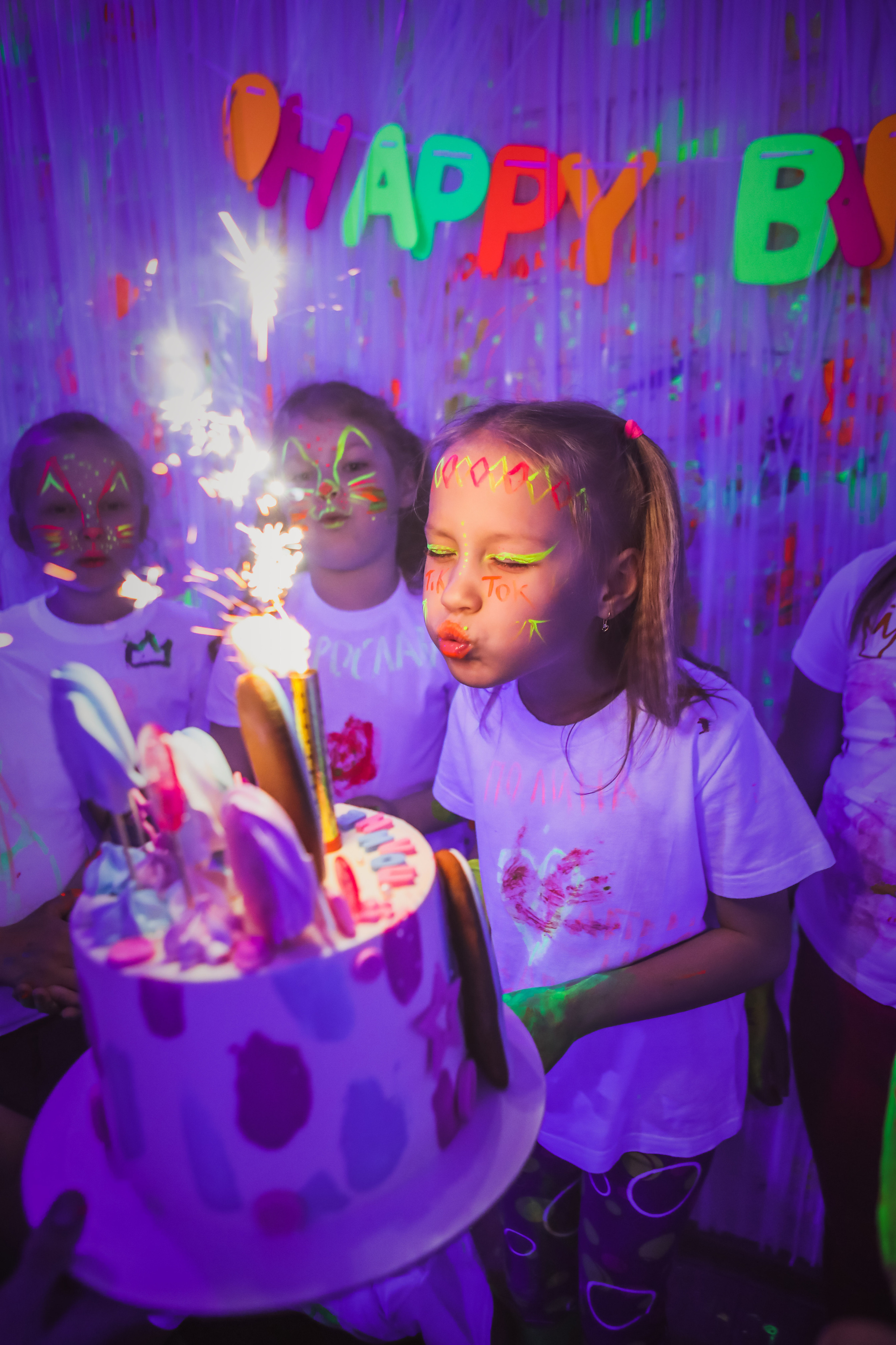 Полина В НЕОНЕ. Семейный и свадебный фотограф во Владивостоке Аня Смецкая