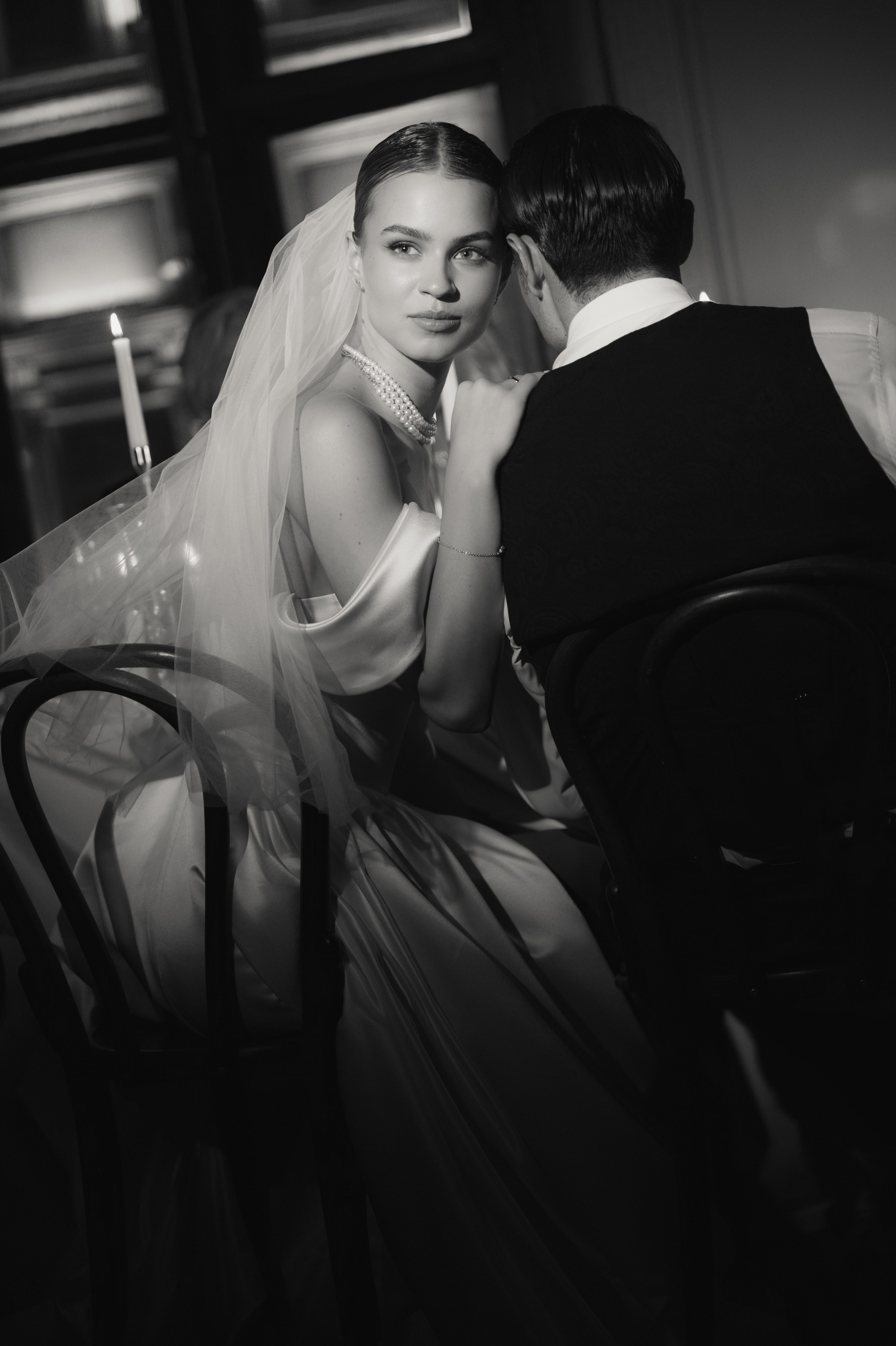 Камерный свадебный ужин при свечах в старинном особняке в фотостудии 21. Kult. Ярослава Ерина — свадебный фотограф в Москве