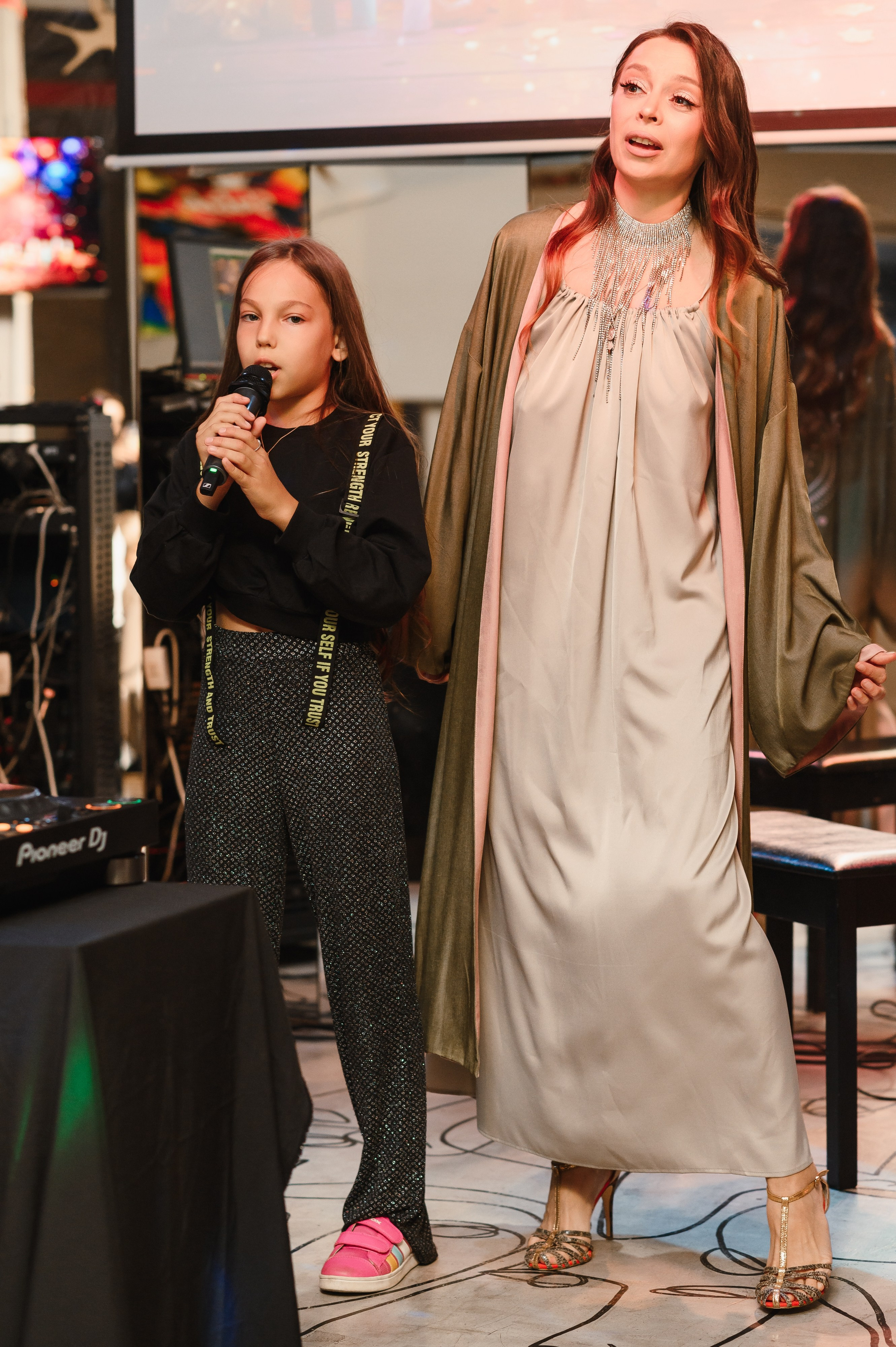 День рождения в формате выступления. Wedding and family photographer USA