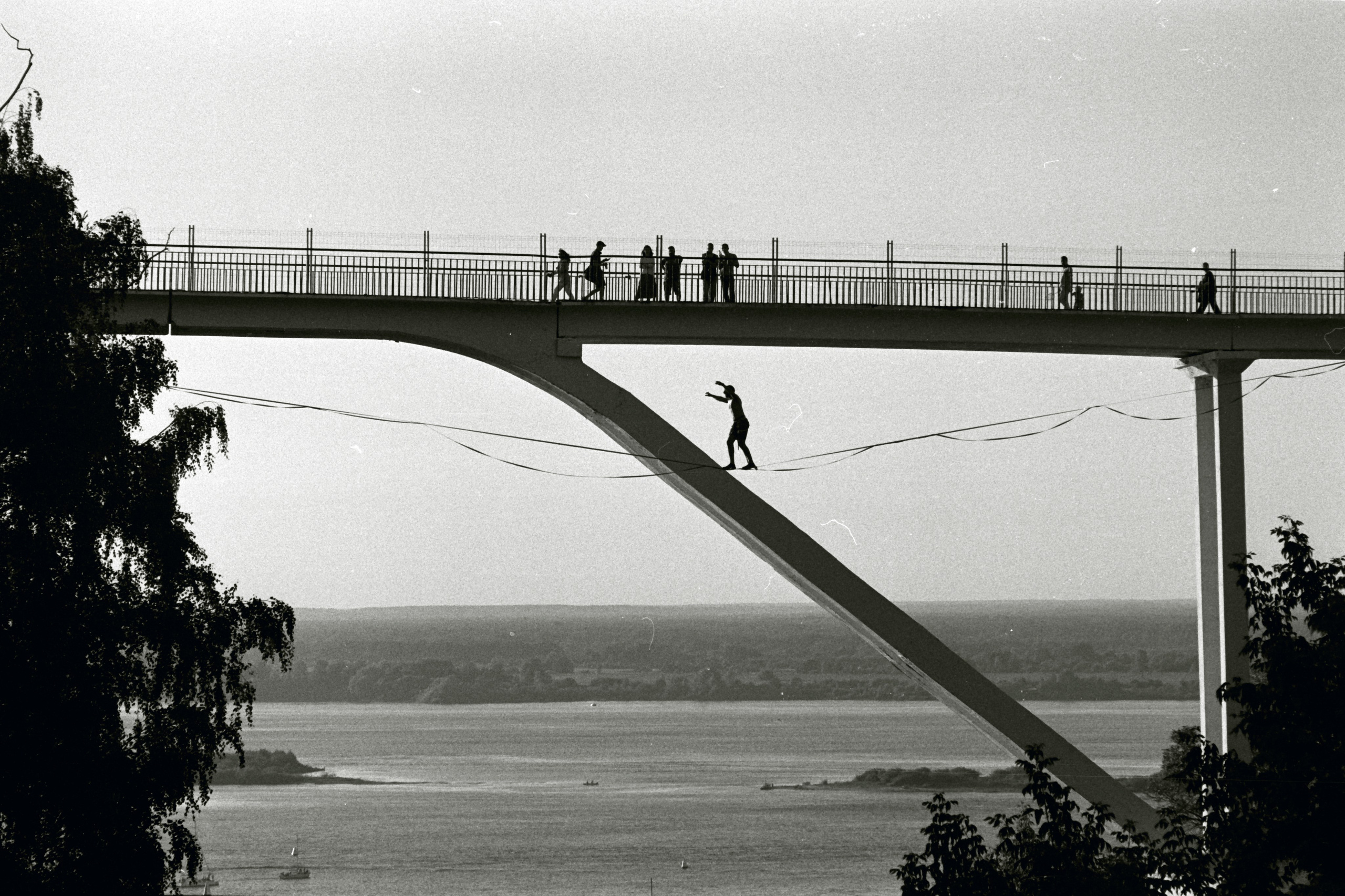 Автор: Виктор Езчелик