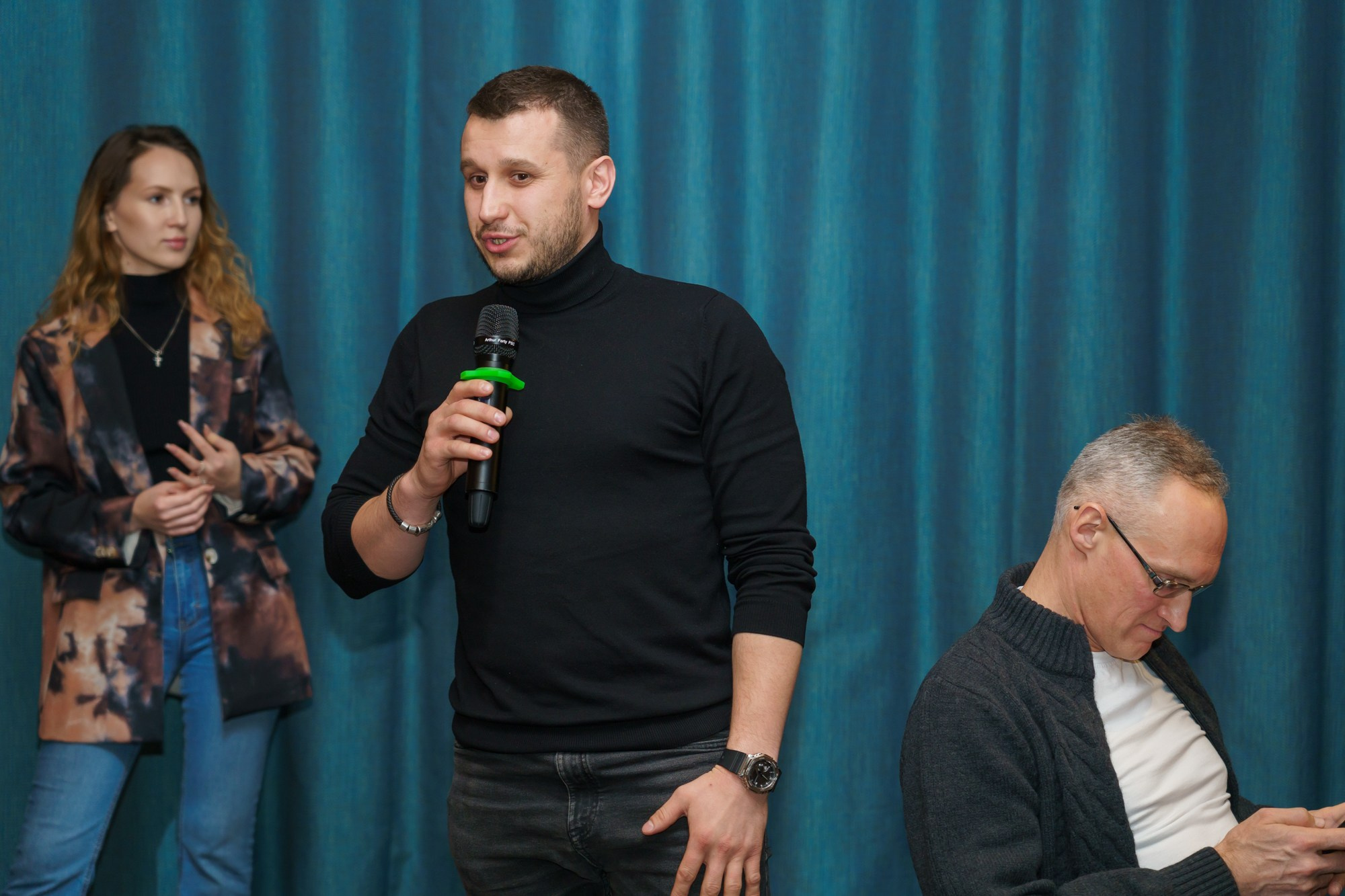 Выступление спикера. Photomantis