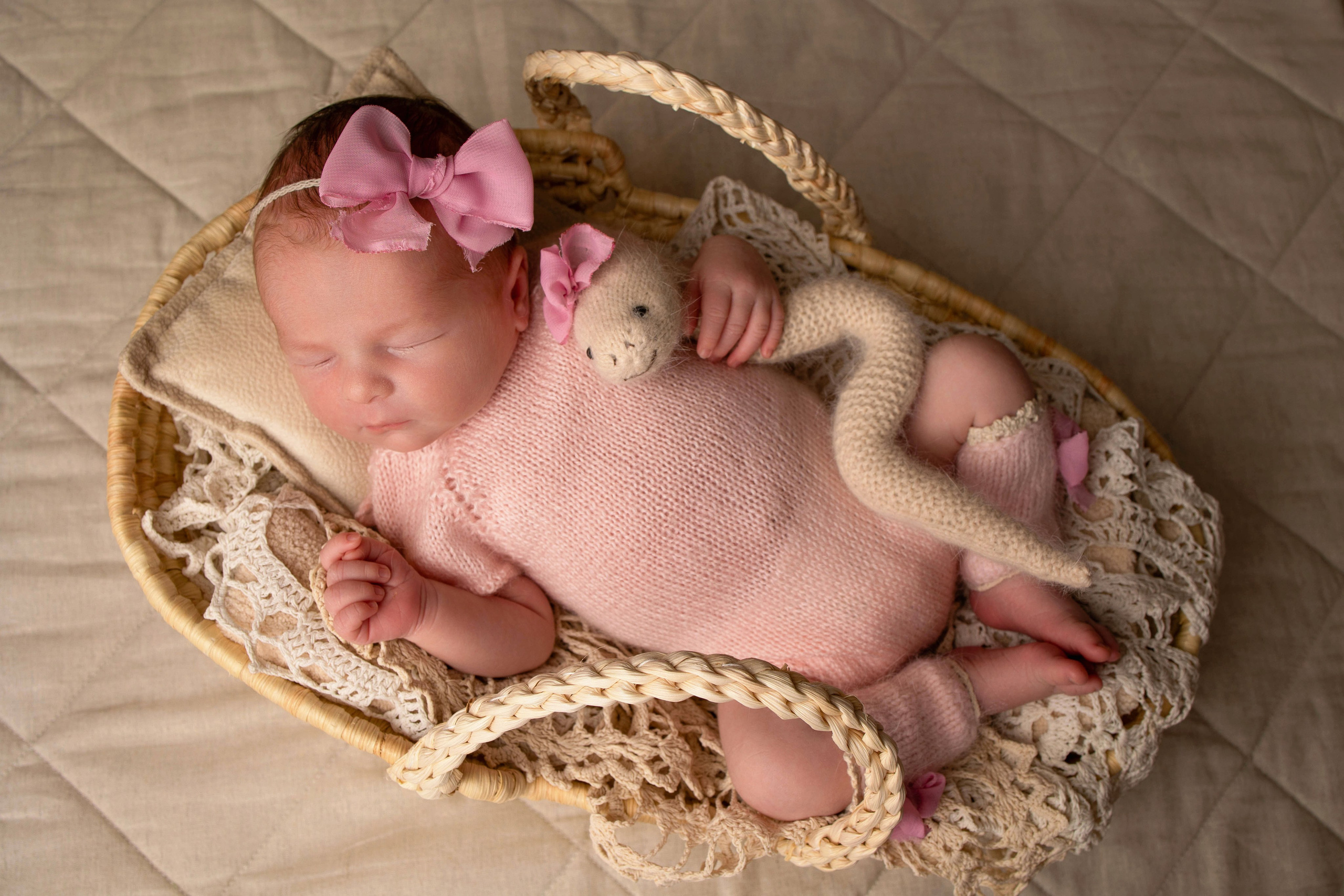 Нежная и милая фотосессия первых дней жизни Вашего ребенка в Минске. Фотограф новорождённых Минск — стоимость newborn фотосессии в Минске