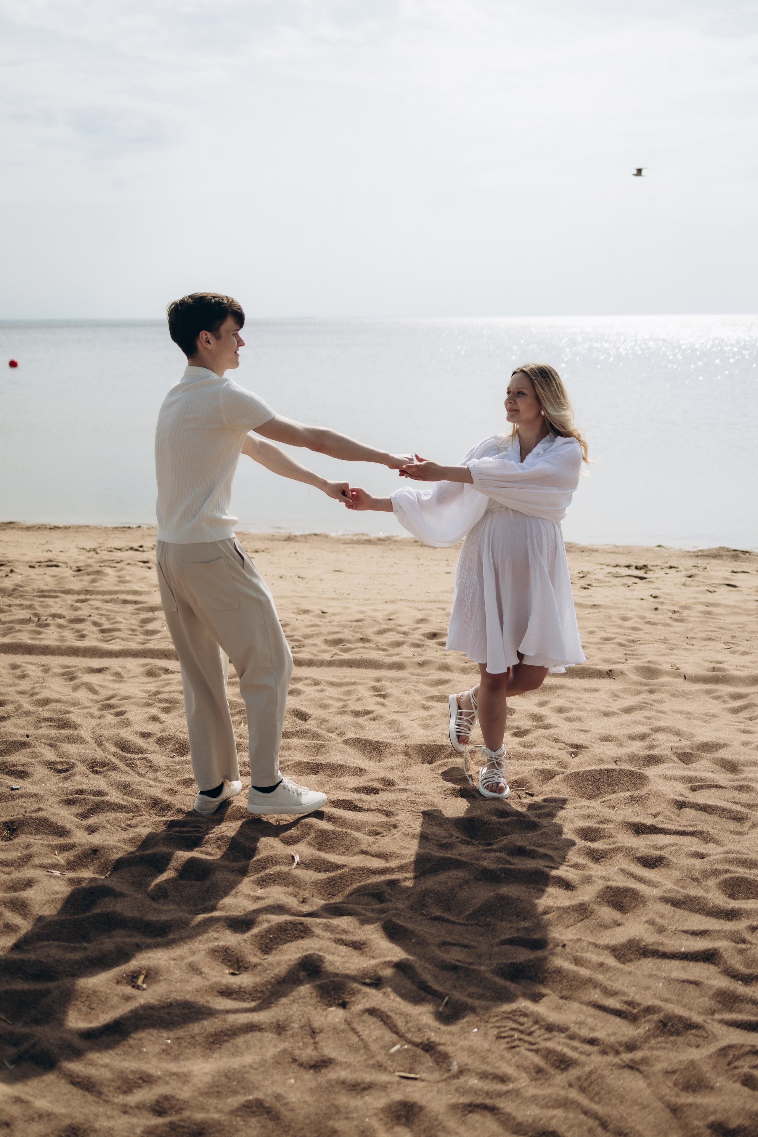 Беременная фотосессия на заливе. Фотограф Артем Бросов в Санкт-Петербурге и Дубае