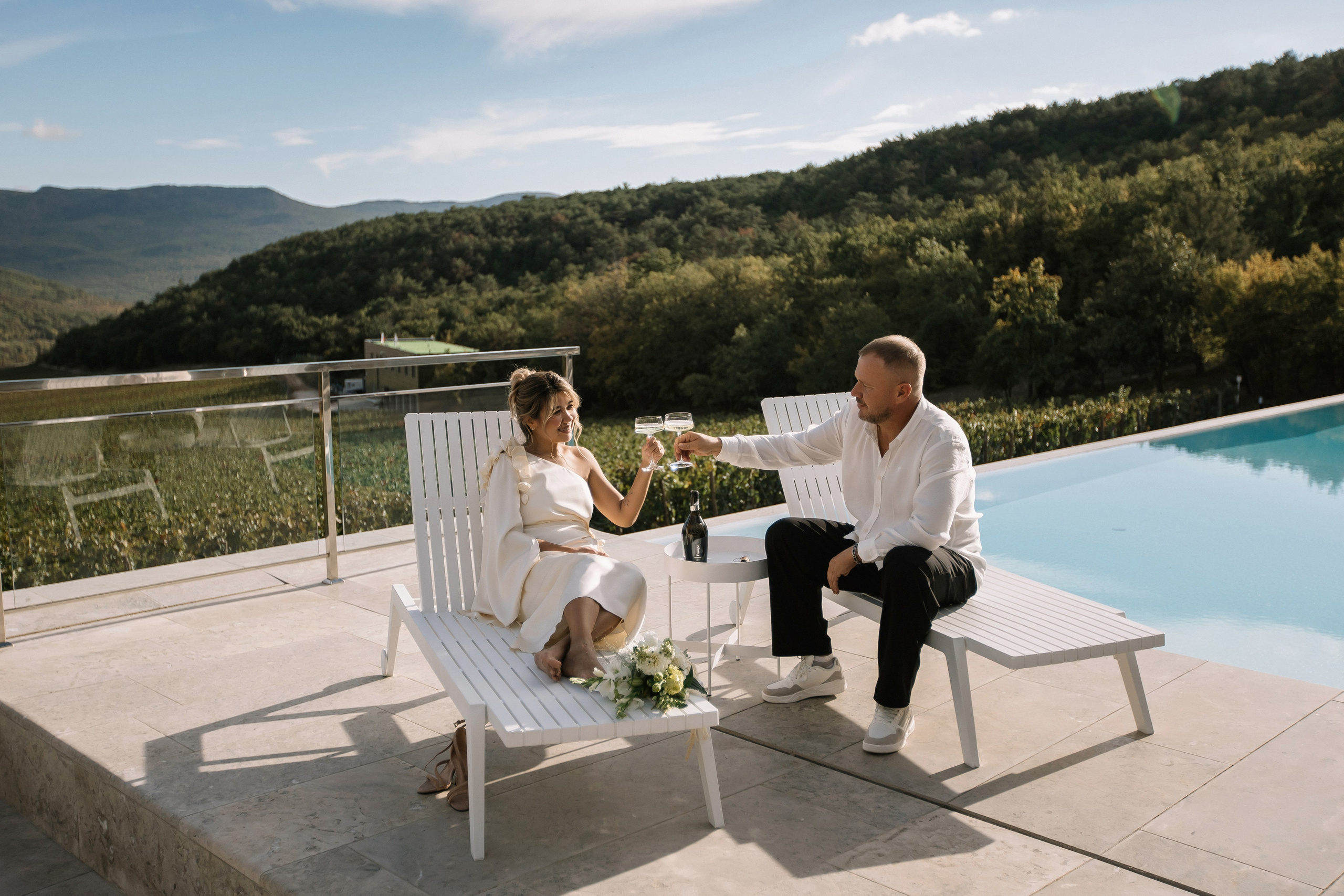 Александр и Гузель. Свадьба для двоих. Винодельня AYA. Фотограф Анна Лейман. Севастополь