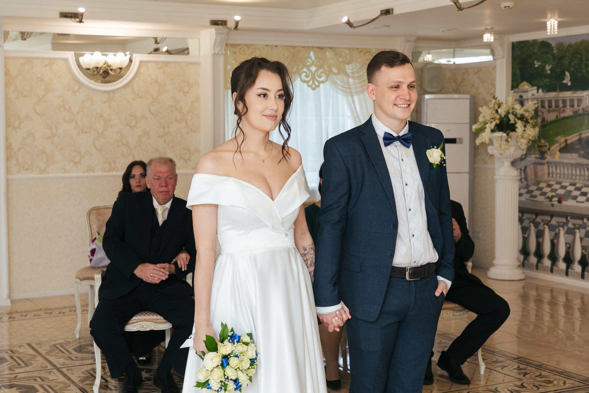 свадебная съемка в петергофе, найти фотографа на свадьбу, свадебный фотограф, свадебное платье купить, свадебный салон, свадебные кольца