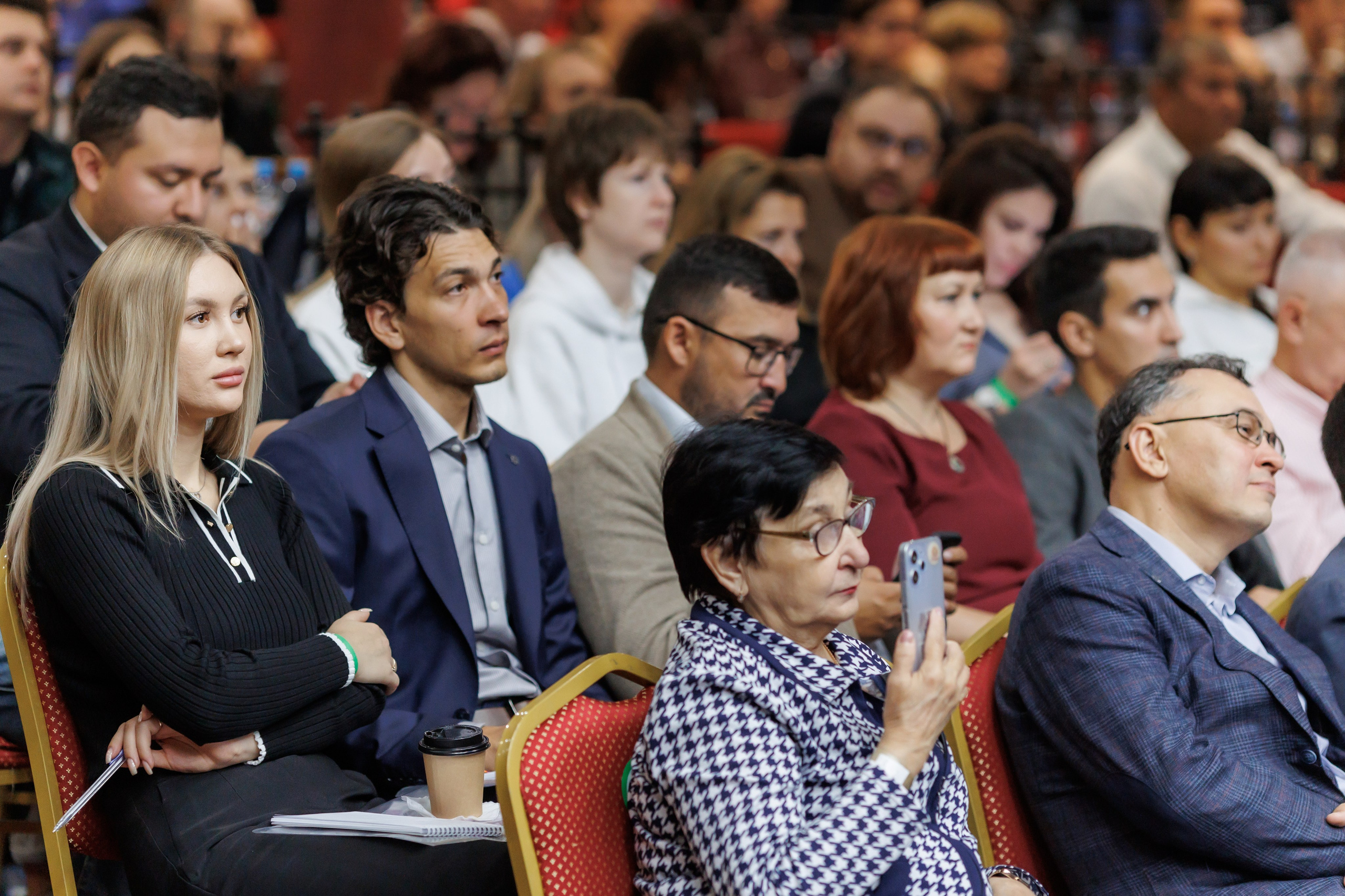 Радислав Гандапас. Мастер-класс Лидерские стратегии. Иван Косогорцев фотограф