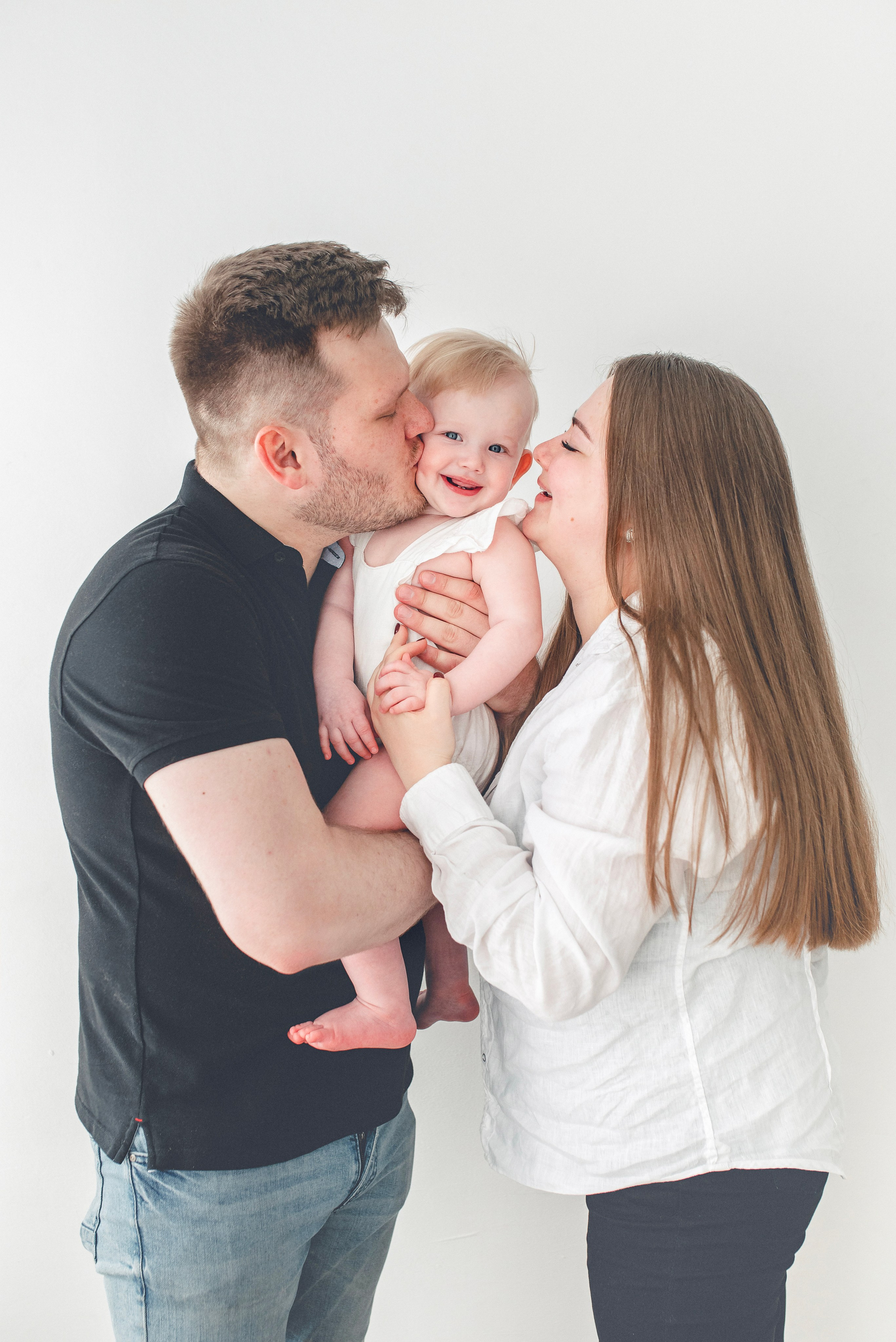 Семейная фотосессия на годик. Семейный и детский фотограф в Самара Егорова Ирина