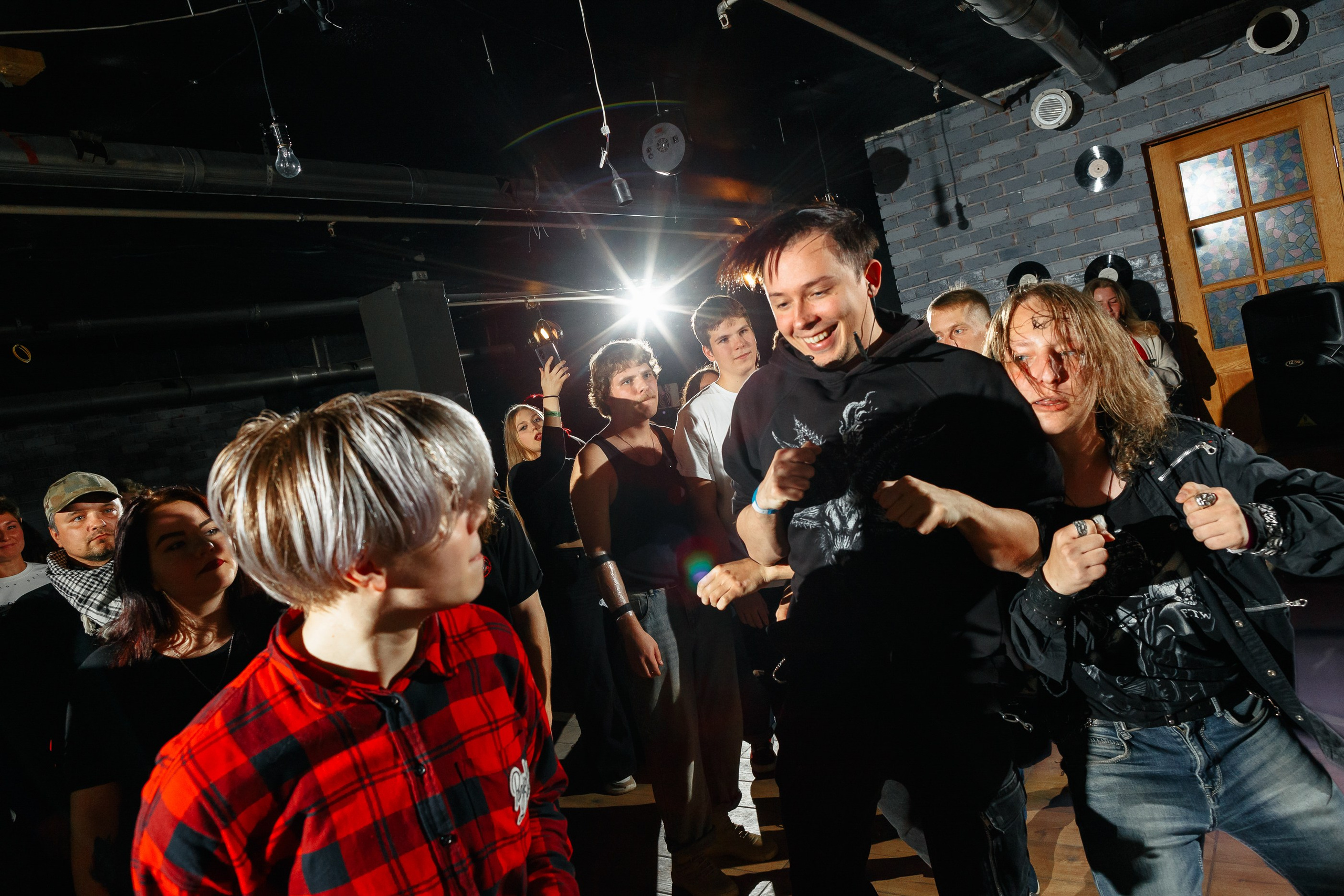 Punk- Rock концерт, в Арт-пространстве DADA. Валентин Ставер — свадебный и репортажный фотограф