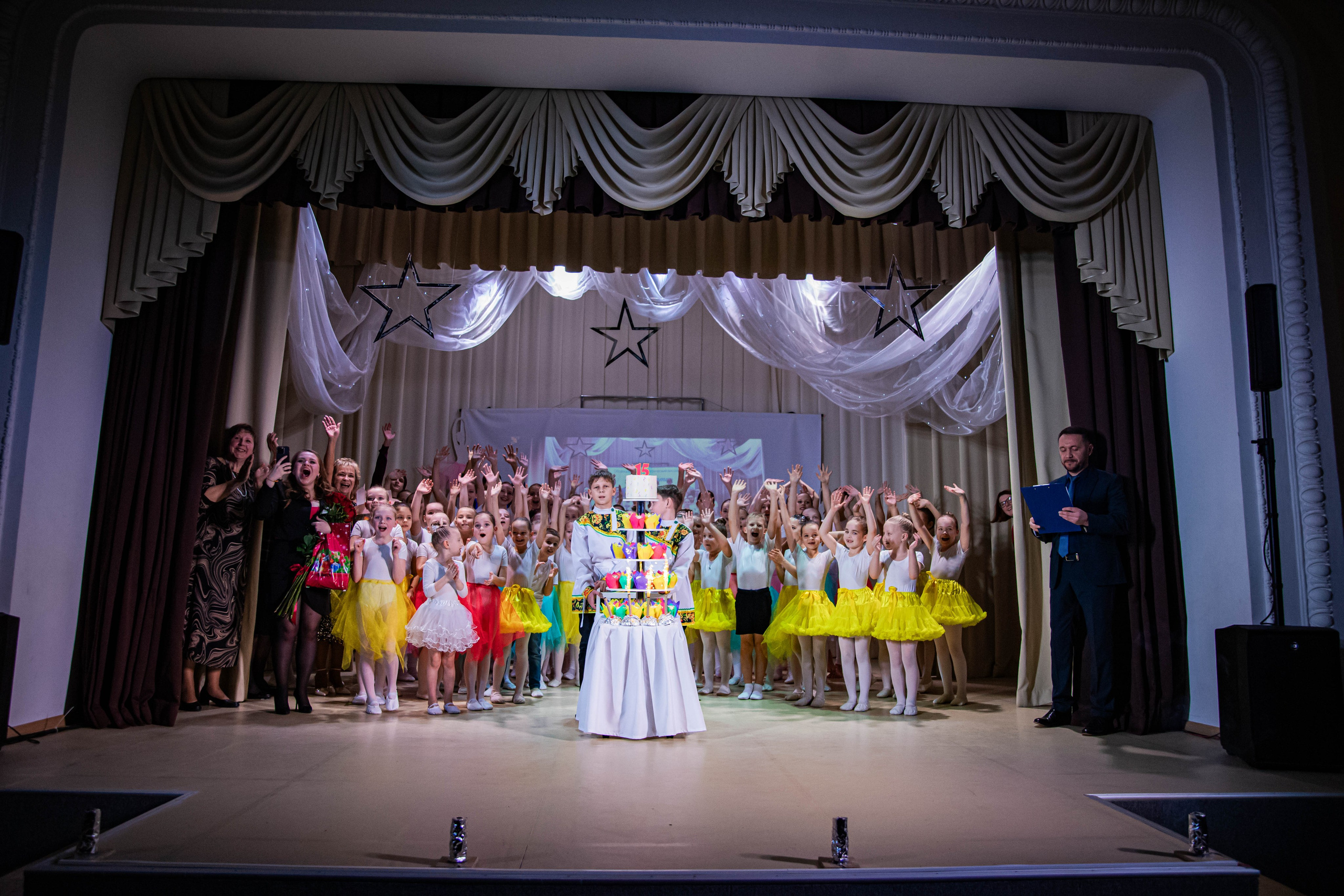 «Конфетти» Юбилейный концерт «Твори Добро». Фотограф Дарья Маташкова