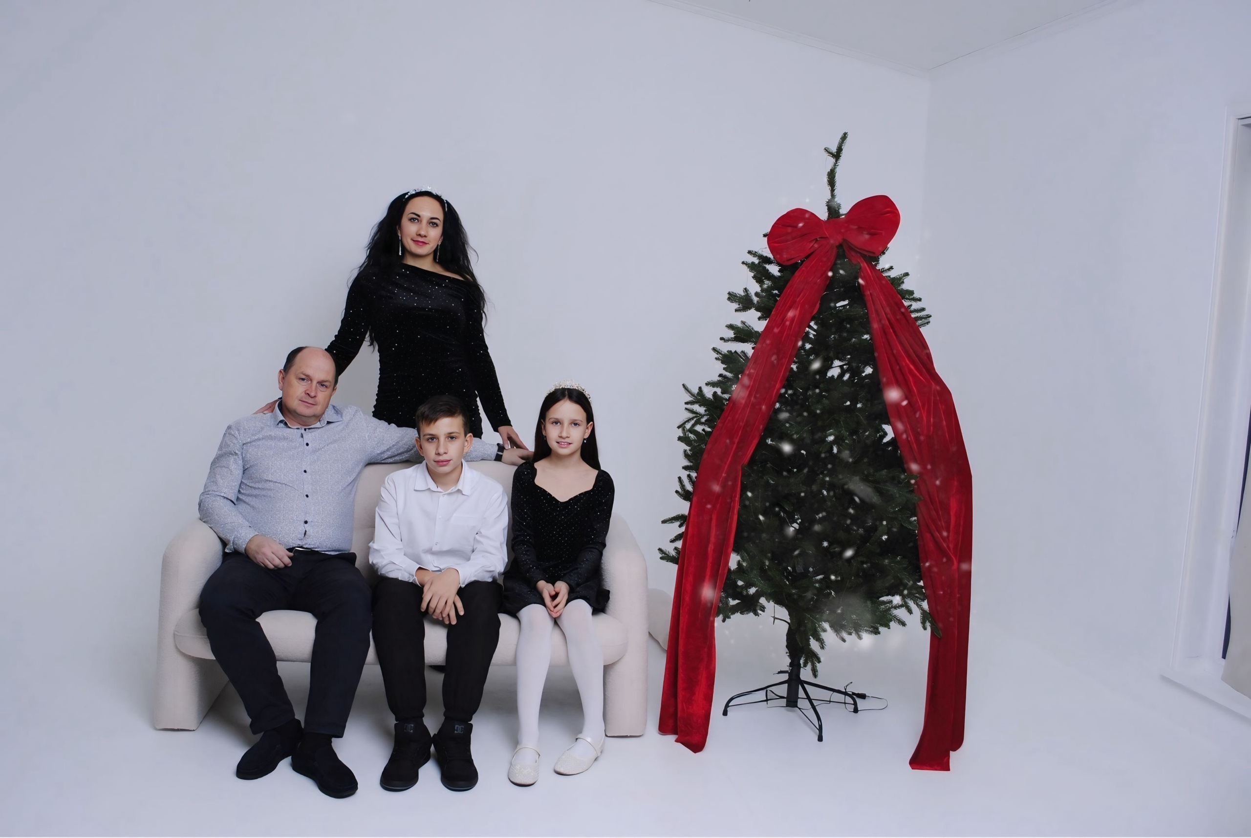 Ирина и семья. Фотограф Мария Мусаелян