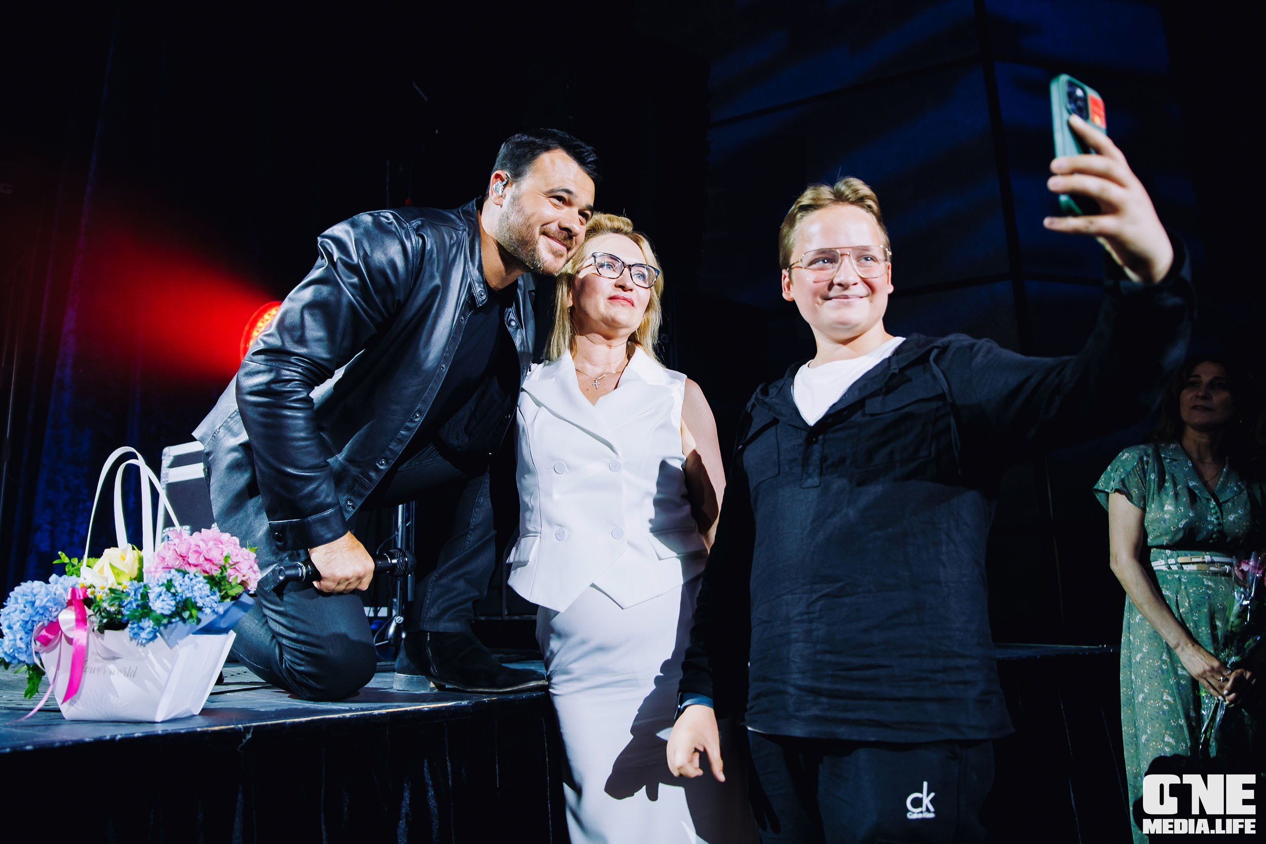 Фоторепортаж с концерта Эмина в Янтарь Холле. One Media Life: фоторепортажи, фотоотчеты с мероприятий и заведений