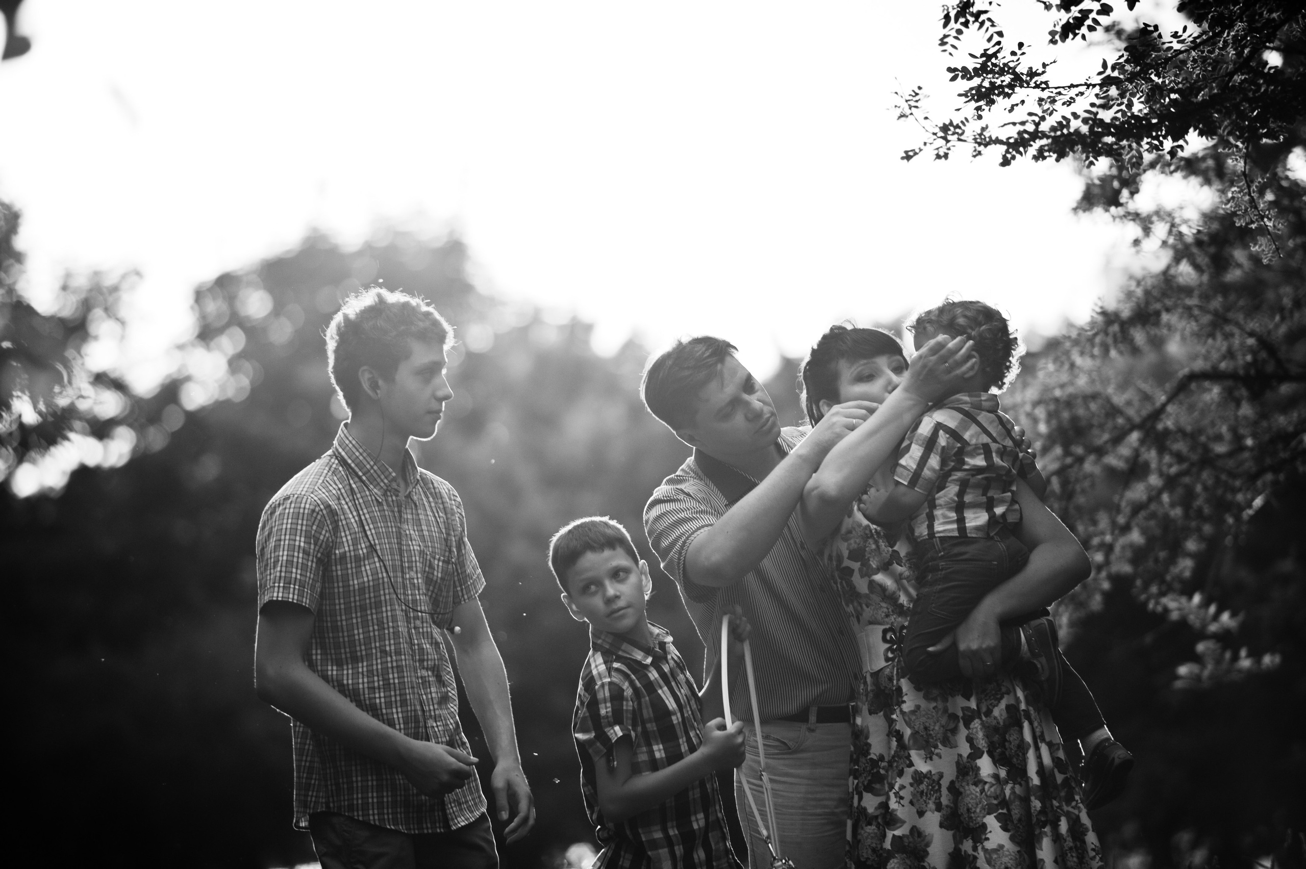 Лада, Дмитрий и 3 сына. Прогулка, Москва. Семейный фотограф Анна Дубовская