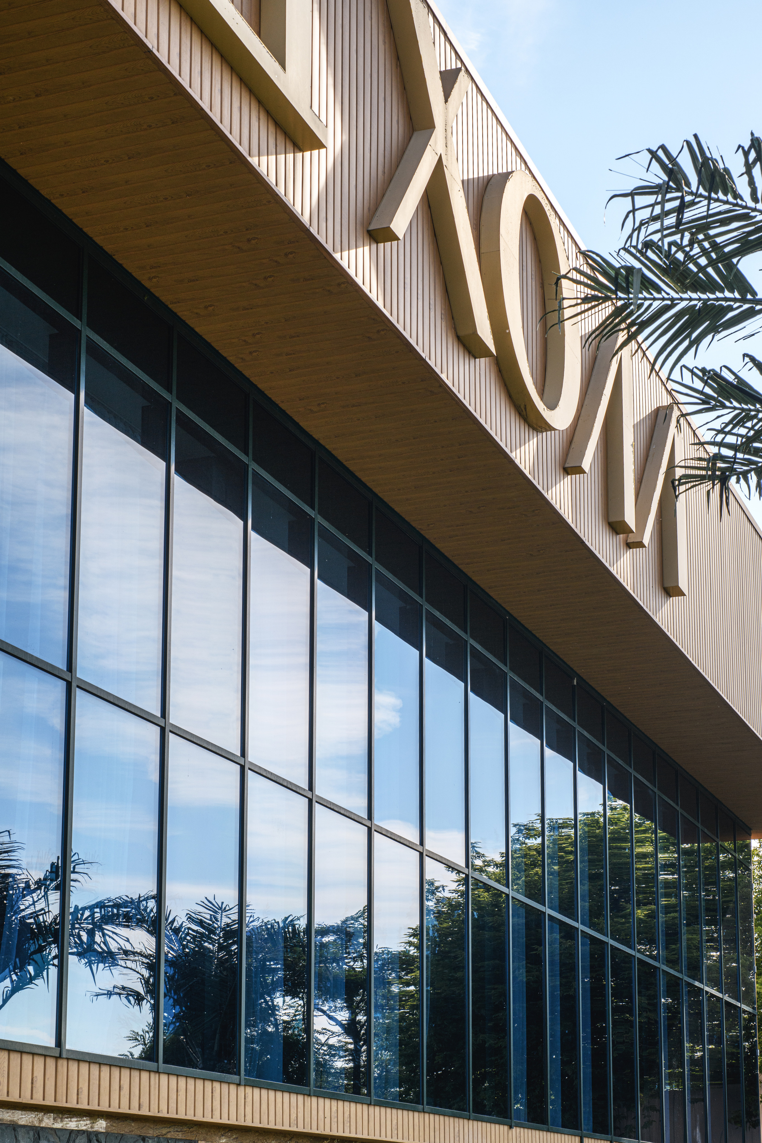 Стеклянные фасады зданий. Профессиональная фотосъемка. Ростов-на-Дону