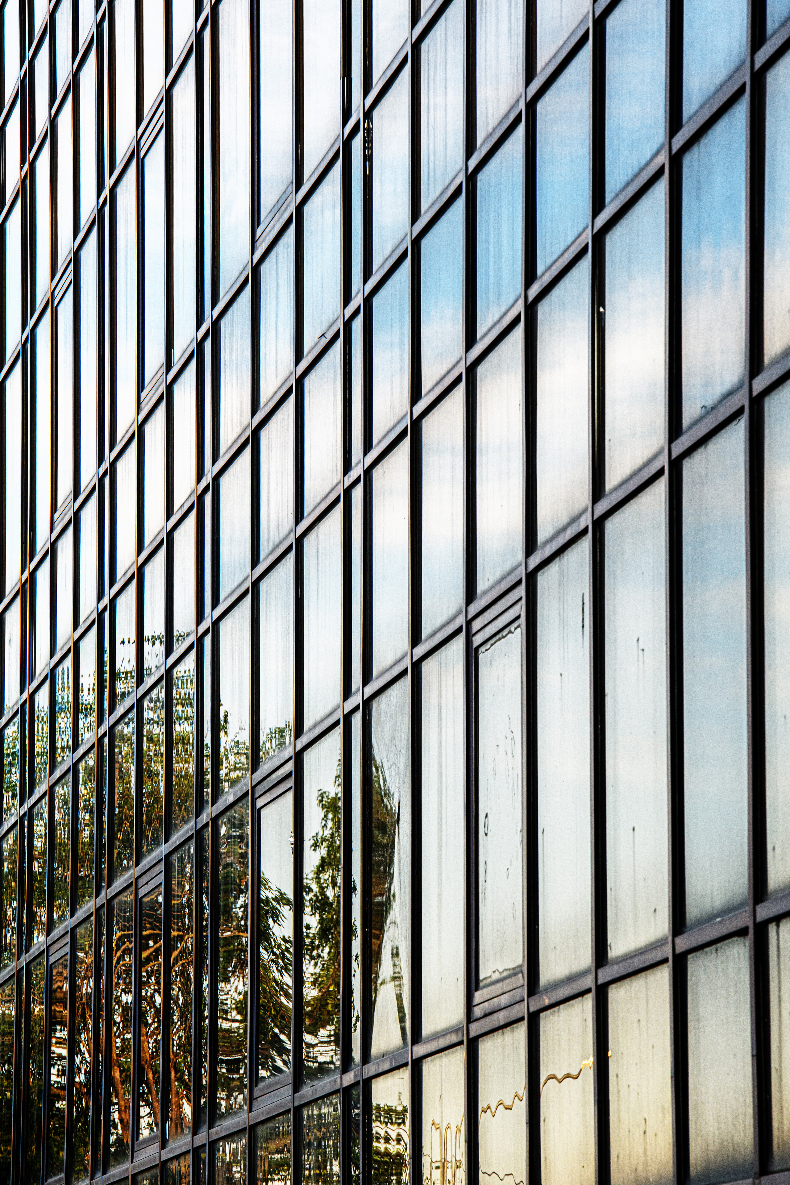 Стеклянные фасады зданий. Профессиональная фотосъемка. Ростов-на-Дону