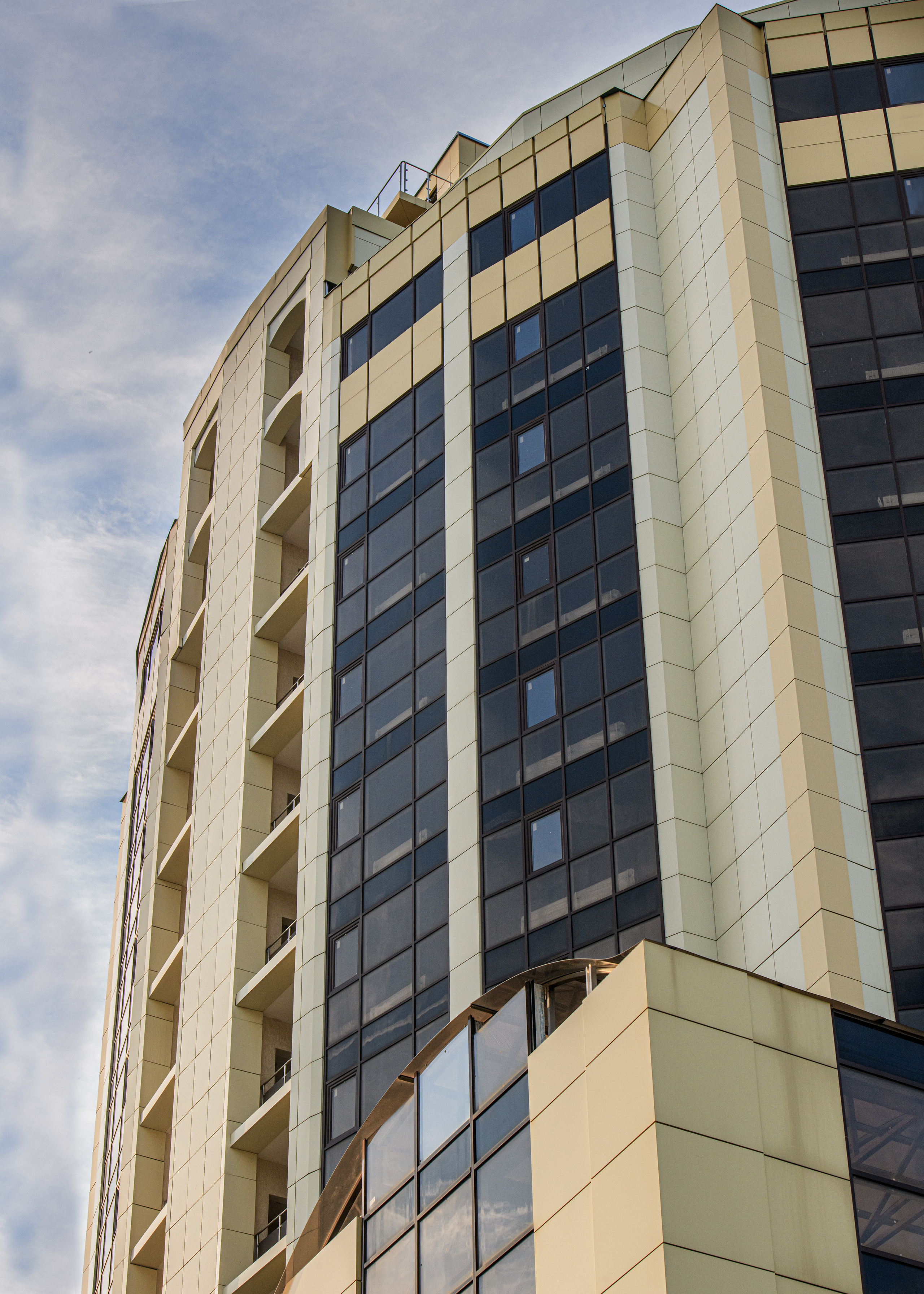 Стеклянные фасады зданий. Профессиональная фотосъемка. Ростов-на-Дону