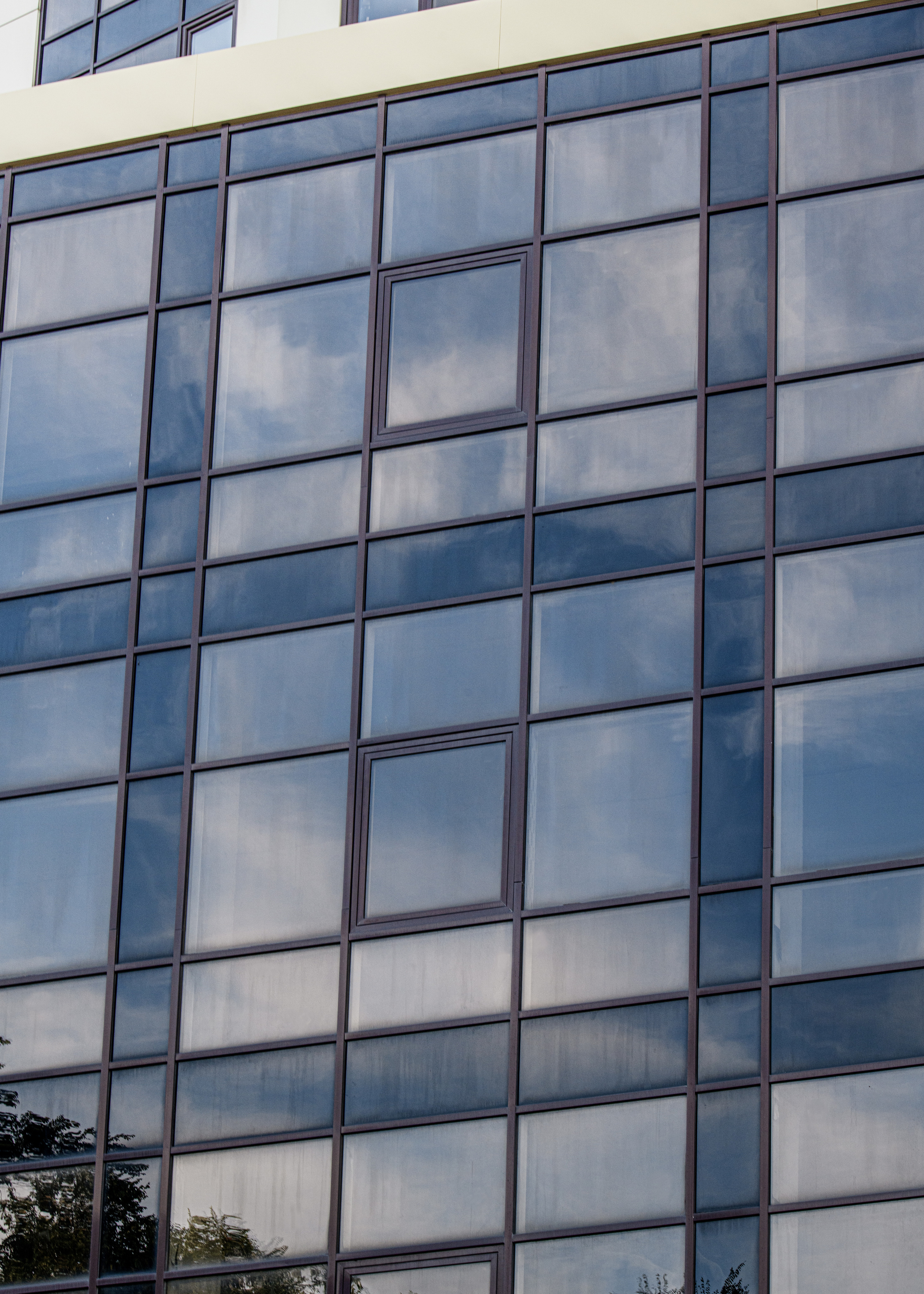 Стеклянные фасады зданий. Профессиональная фотосъемка. Ростов-на-Дону