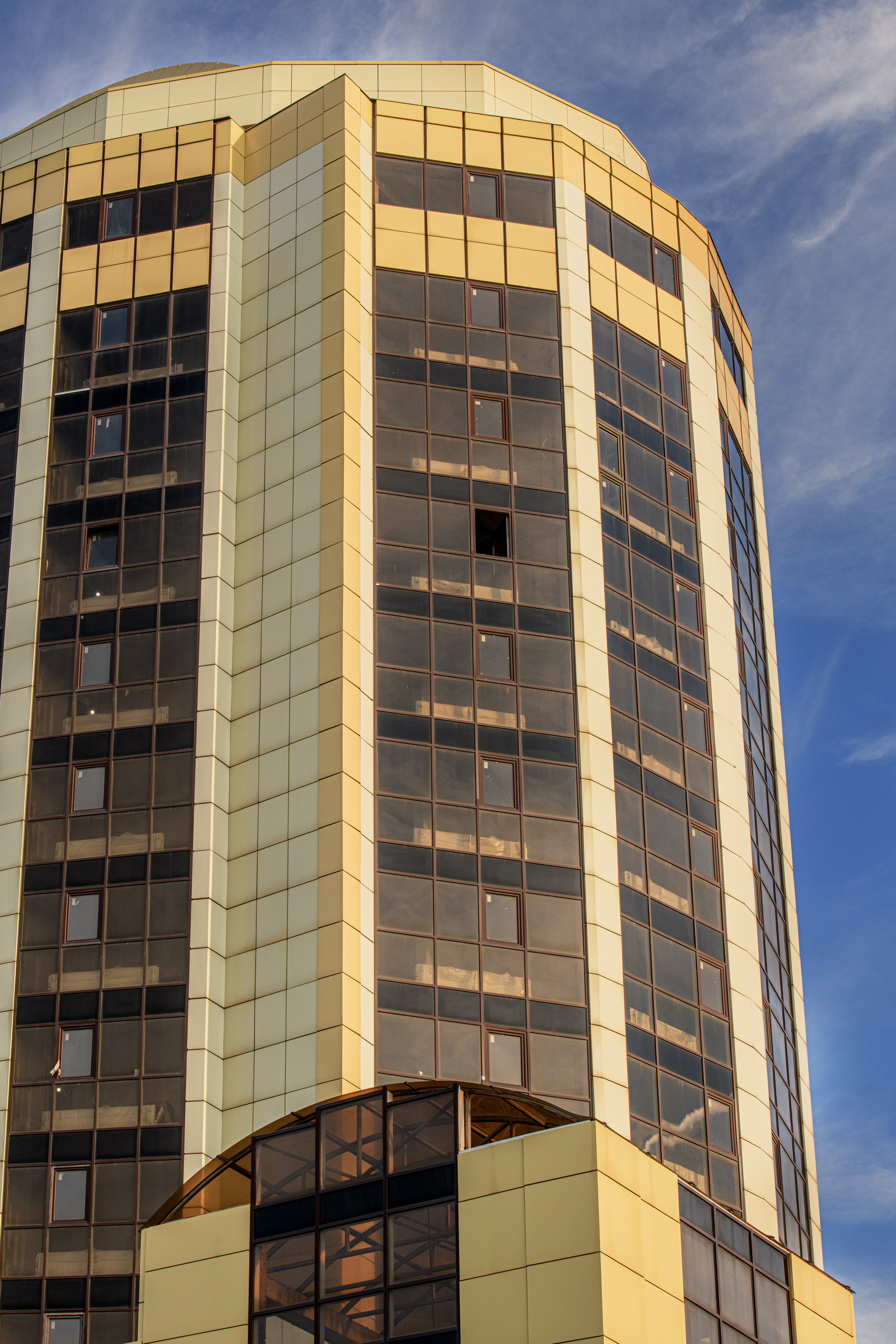 Стеклянные фасады зданий. Профессиональная фотосъемка. Ростов-на-Дону