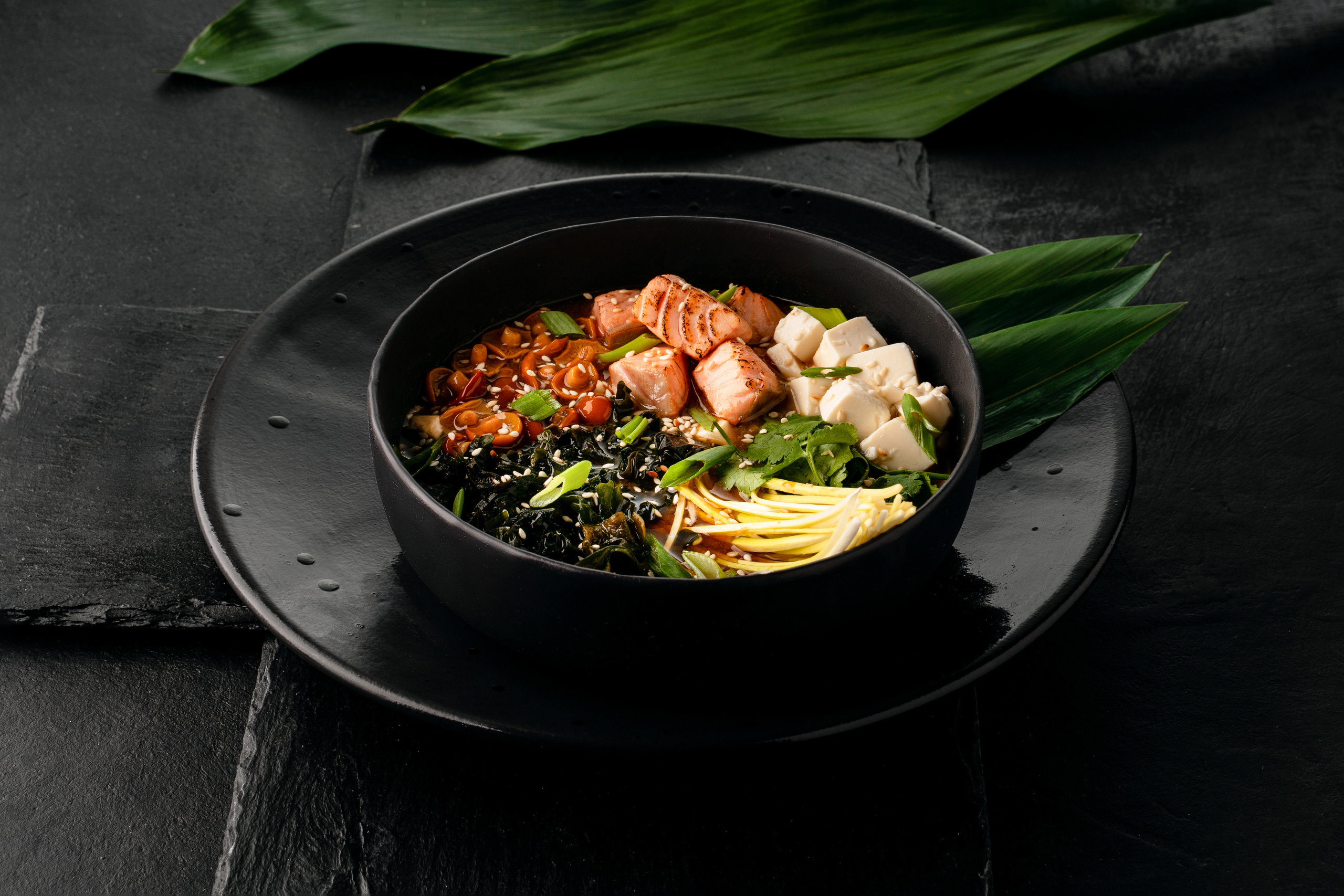 Доставка пан-азиатской и европейской кухни Га-Чё