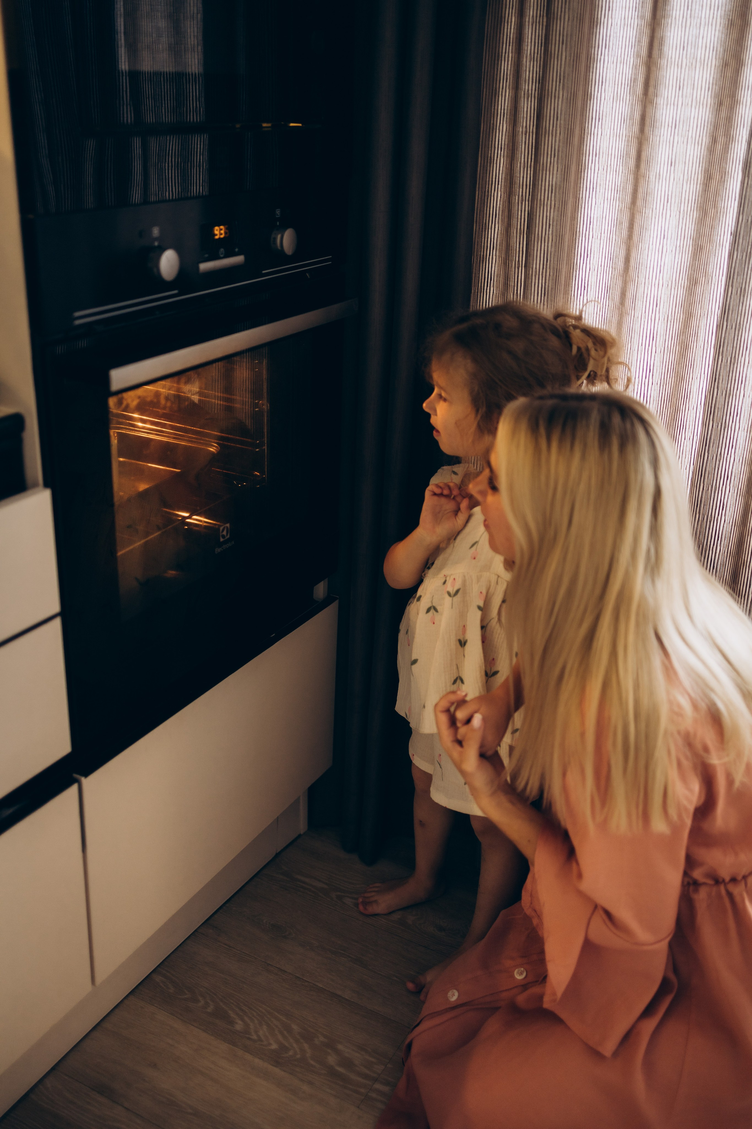 в ожидании готового вкусного пирога