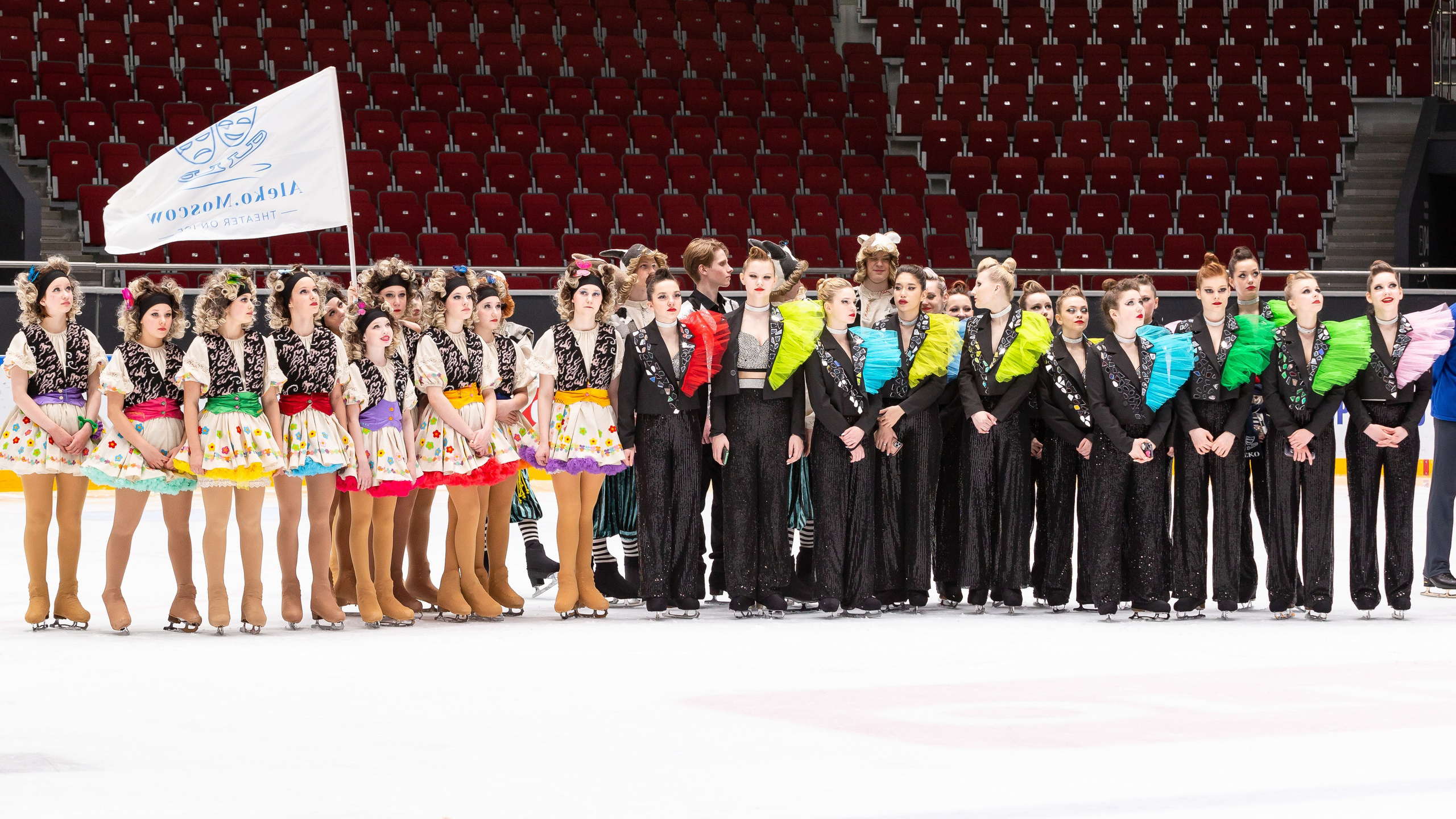 VII Ежегодный фестиваль массовых танцев на льду и фигурного катания «Петровский лёд» Санкт-Петербург 2024. Репортажный фотограф в Москве