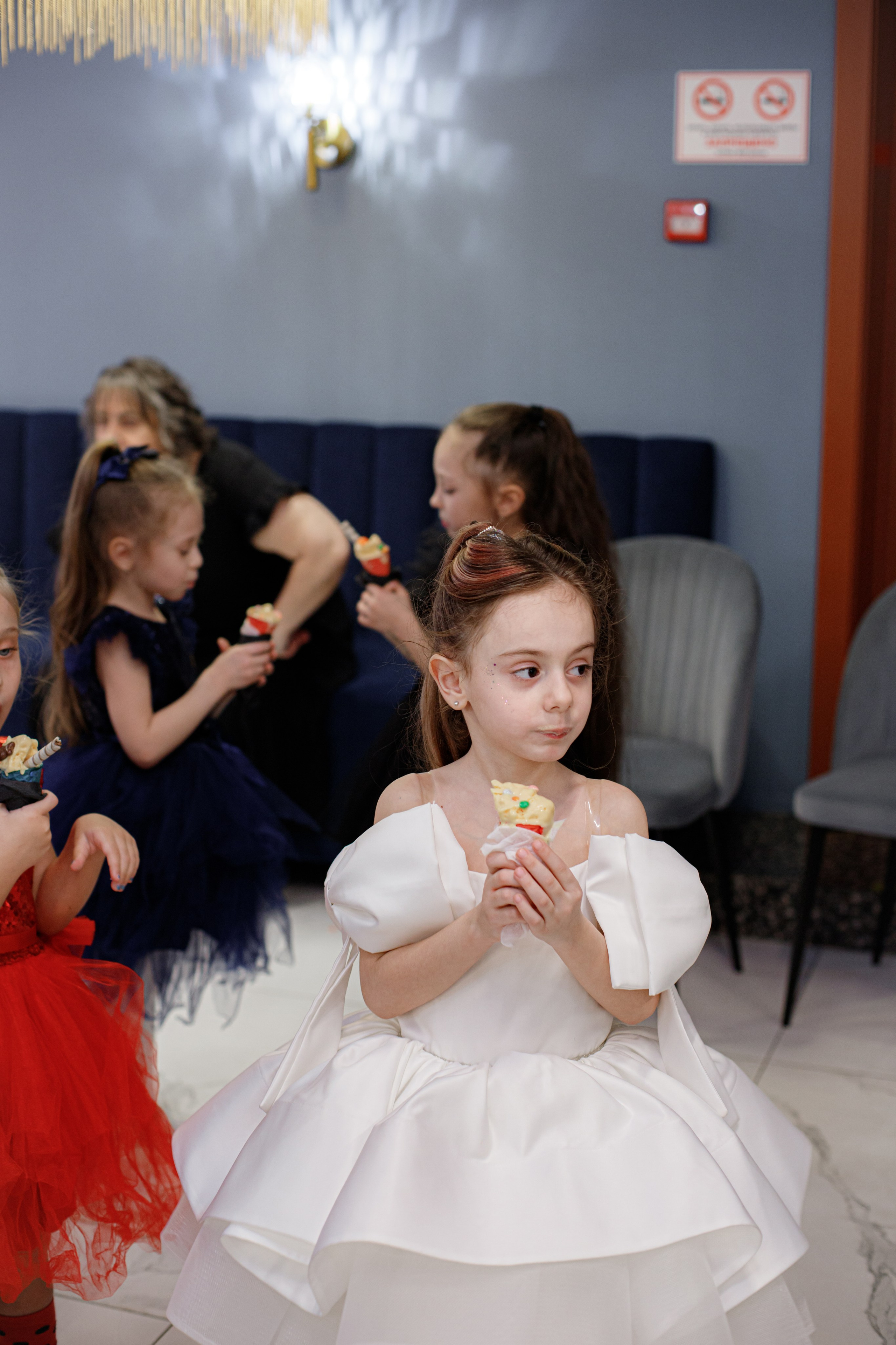 ASIA'S BIRTHDAY PARTY. Photokarish