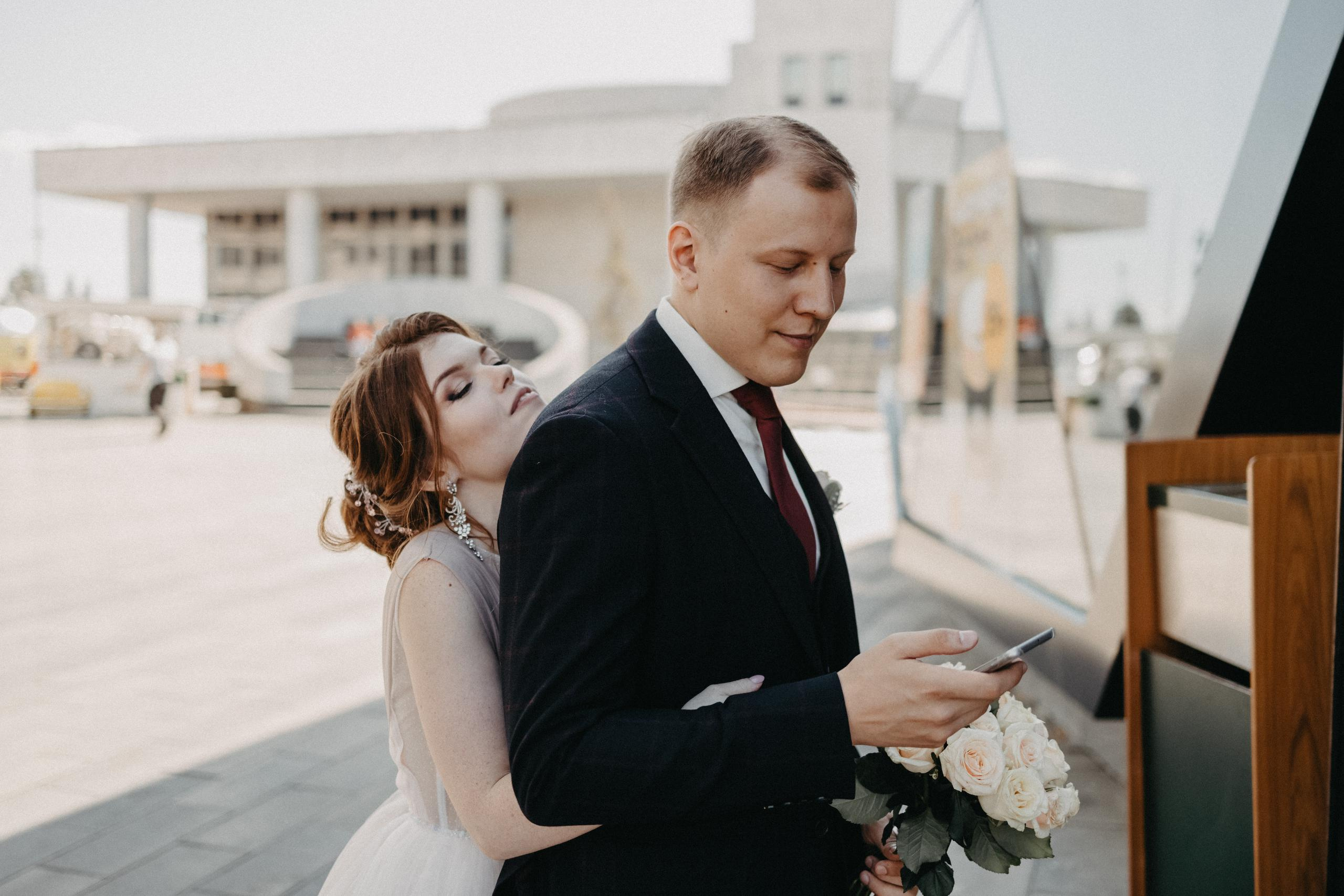 Городская свадебная прогулка в Красноярске. Biser Lab | Свадебное кино и фотография в Красноярске — Евгений Константинопольский
