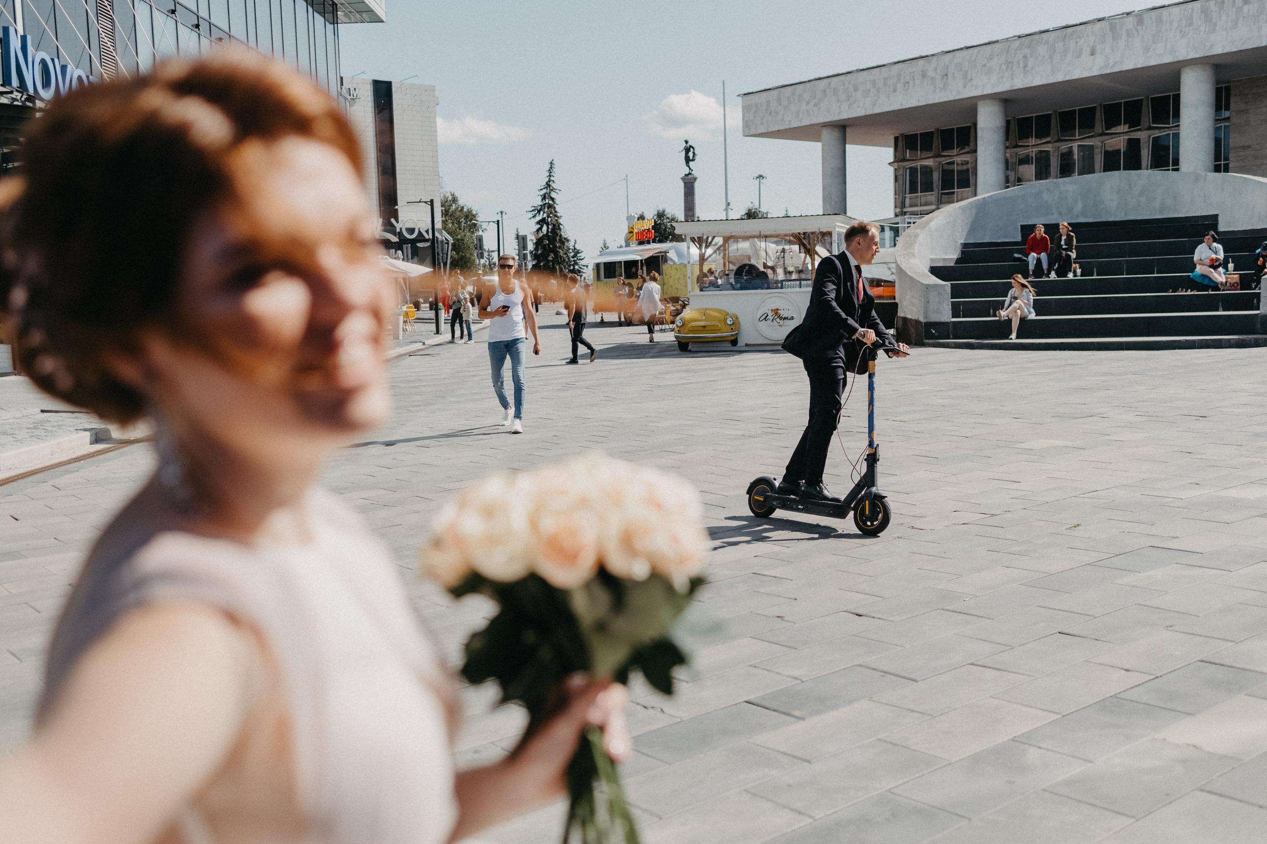 Городская свадебная прогулка в Красноярске. Biser Lab | Свадебное кино и фотография в Красноярске — Евгений Константинопольский