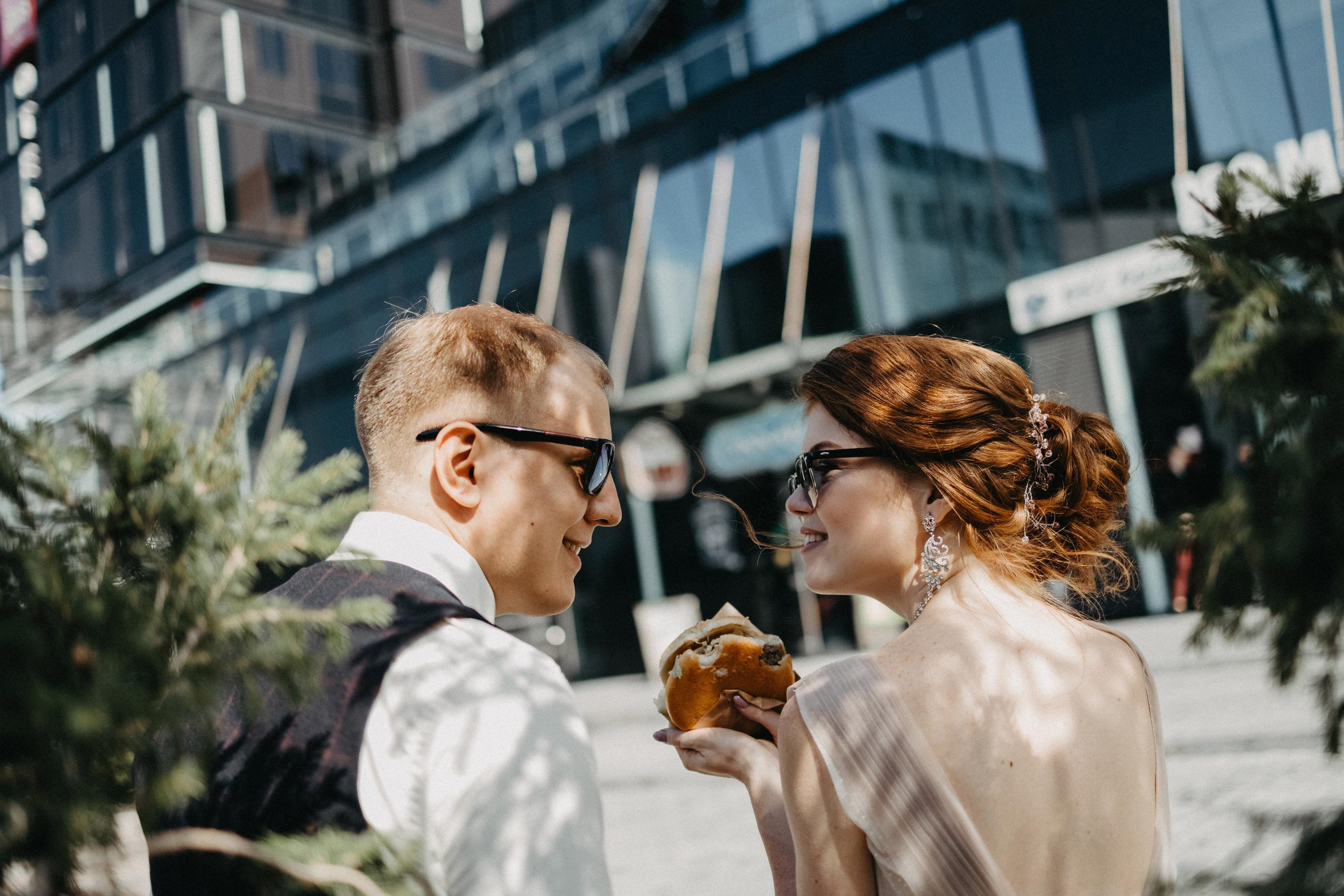 Городская свадебная прогулка в Красноярске. Biser Lab | Свадебное кино и фотография в Красноярске — Евгений Константинопольский