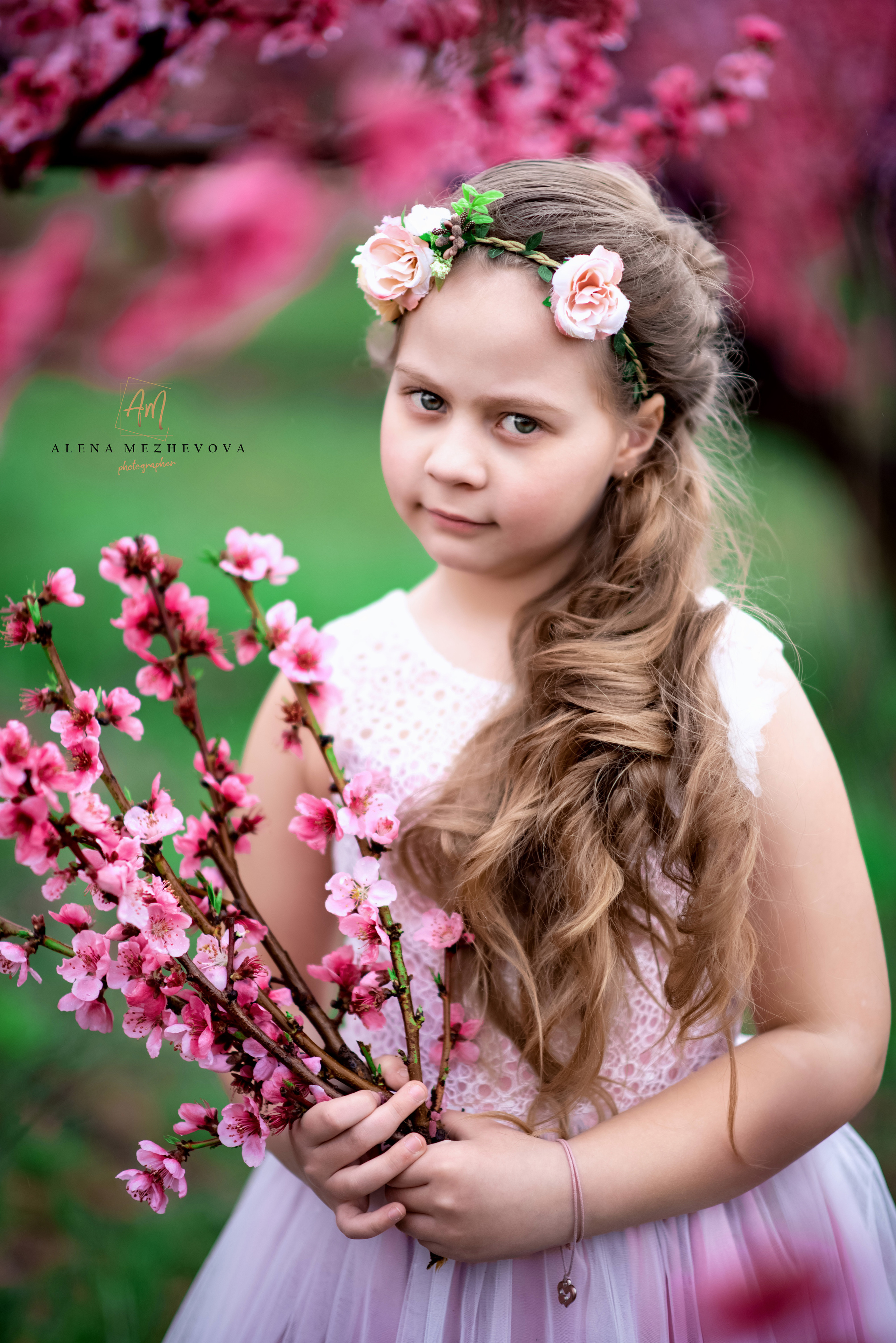 Фотосессия среди персиковых садов. Свадебный и семейный фотограф и видеограф, Крым, Москва, Санкт -Петербург