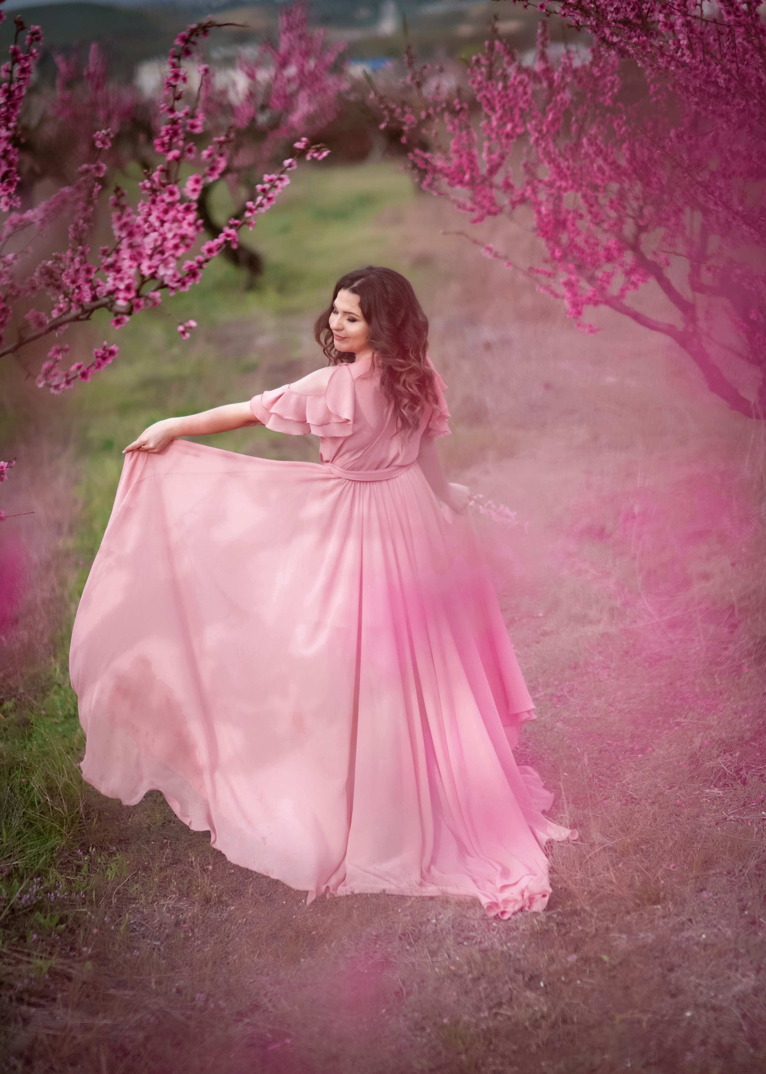 Фотосессия среди персиковых садов. Свадебный и семейный фотограф и видеограф, Крым, Москва, Санкт -Петербург