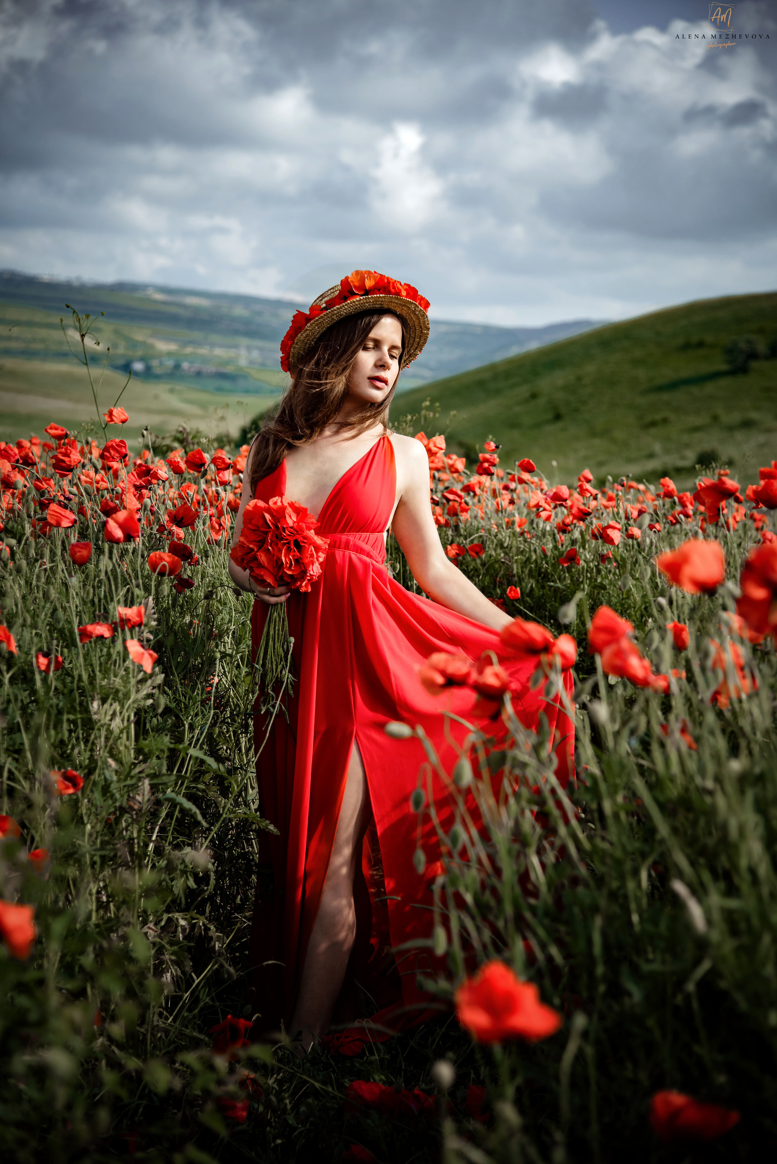 Фотосессия в маках. Свадебный и семейный фотограф и видеограф, Крым, Москва, Санкт -Петербург