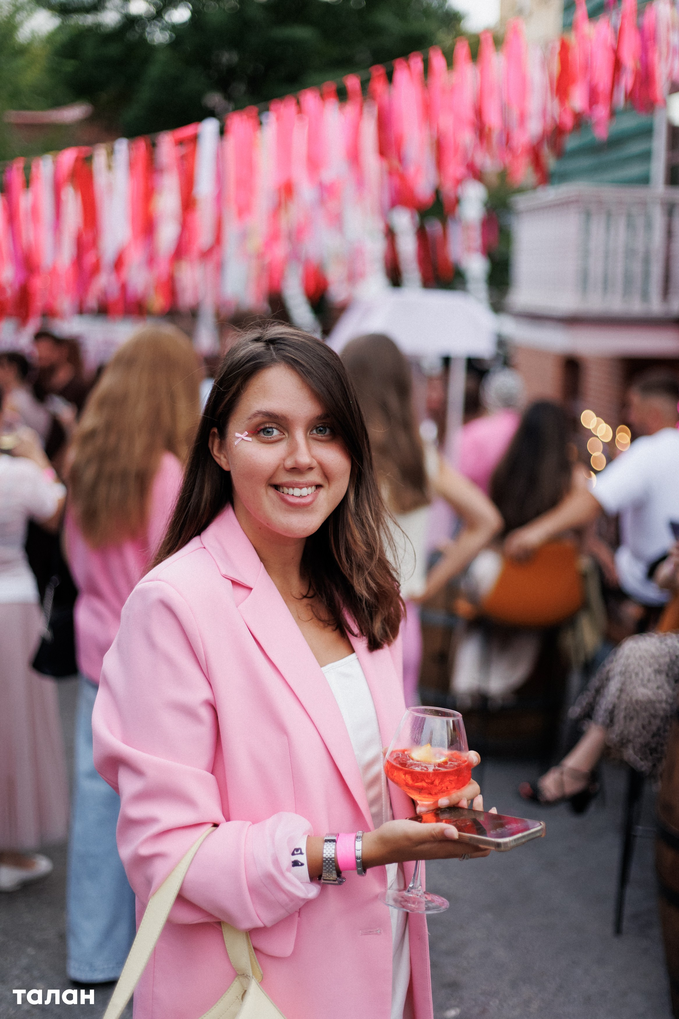 ВИНОТЕКА [бар+магаз] — BIRTHDAY PARTY. СВОИ. ФОТООТЧЕТЫ-СОБЫТИЯ-МЕСТА