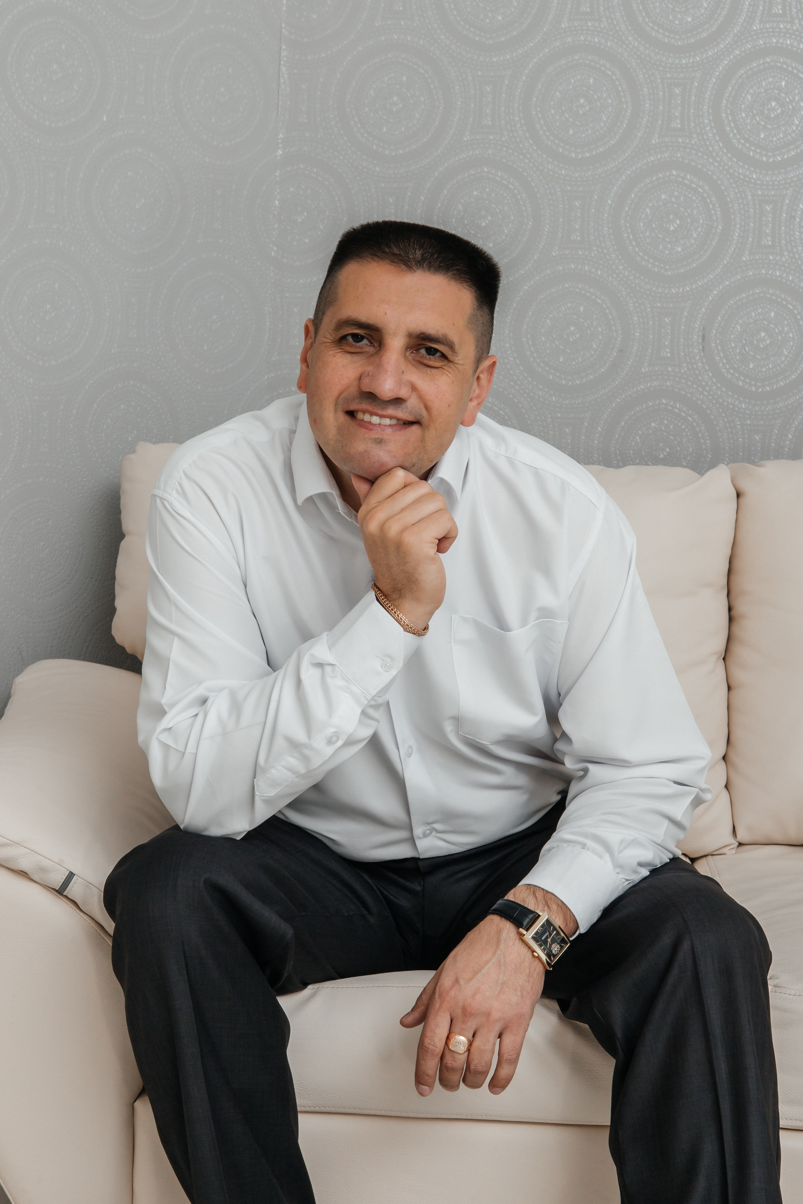 Свадьба, свадебная фотосессия, свадебная фотосъемка Иркутск. Фотограф в Иркутске Анастасия Кись. Студийная фотосессия беременности в тканях Иркутск. Семейная фотосессия, ПОРТРЕТ «ПОКОЛЕНИЕ»